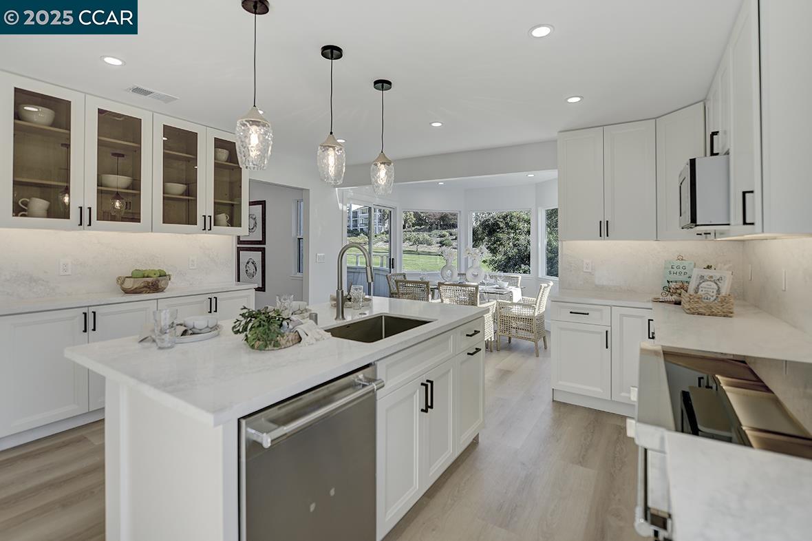 Front Image Thumbnail for CC41116474