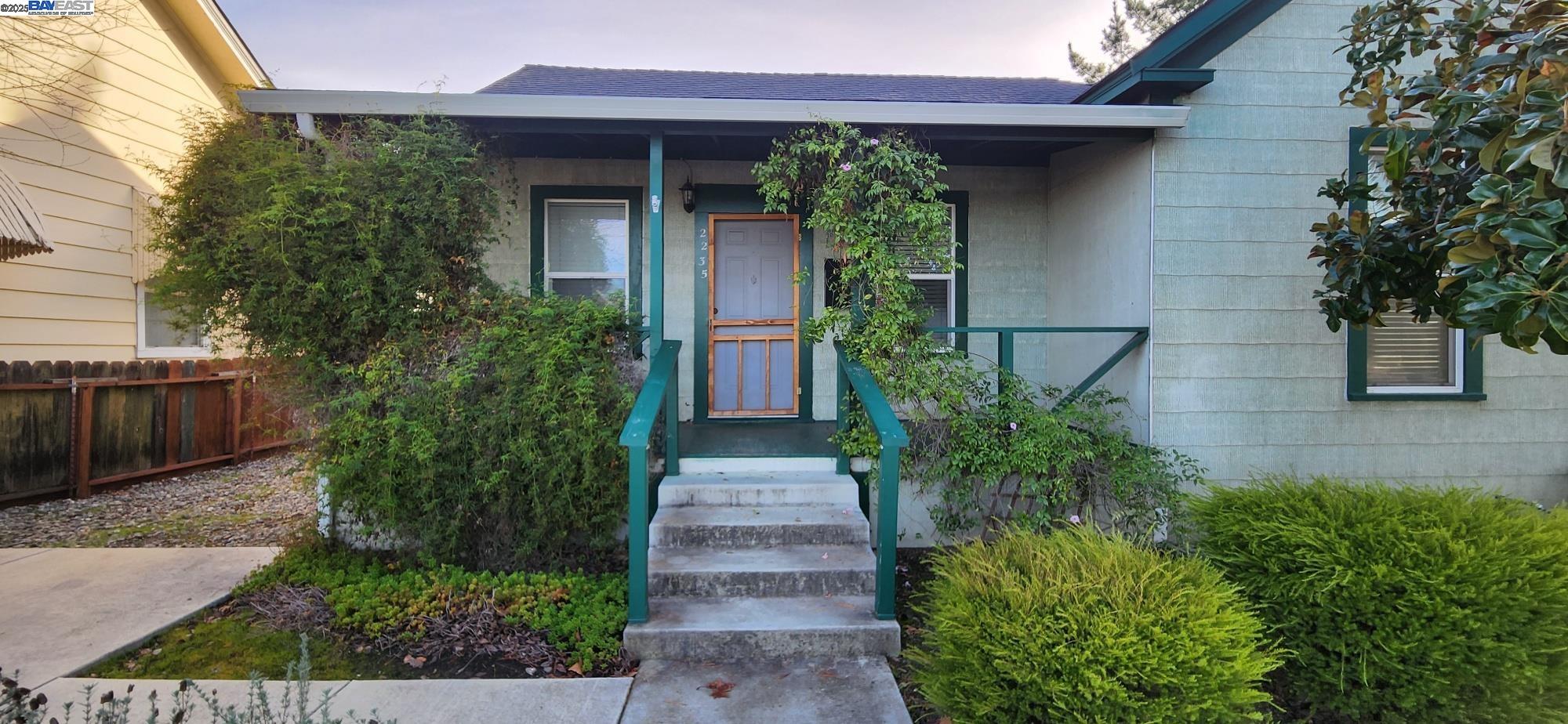 Detail Gallery Image 4 of 10 For 2235 4th St, Livermore,  CA 94550 - 2 Beds | 1 Baths