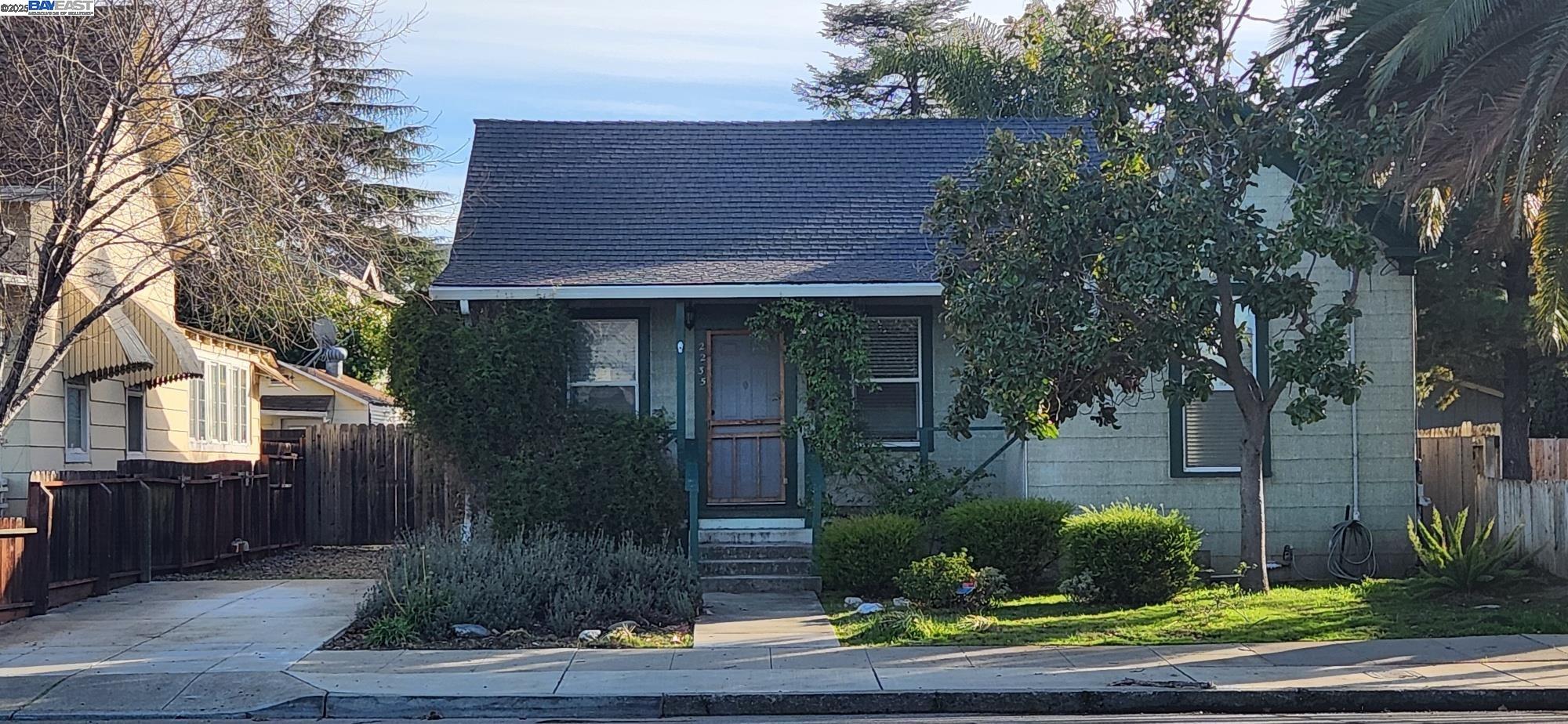 Front Image Thumbnail for BE41116479