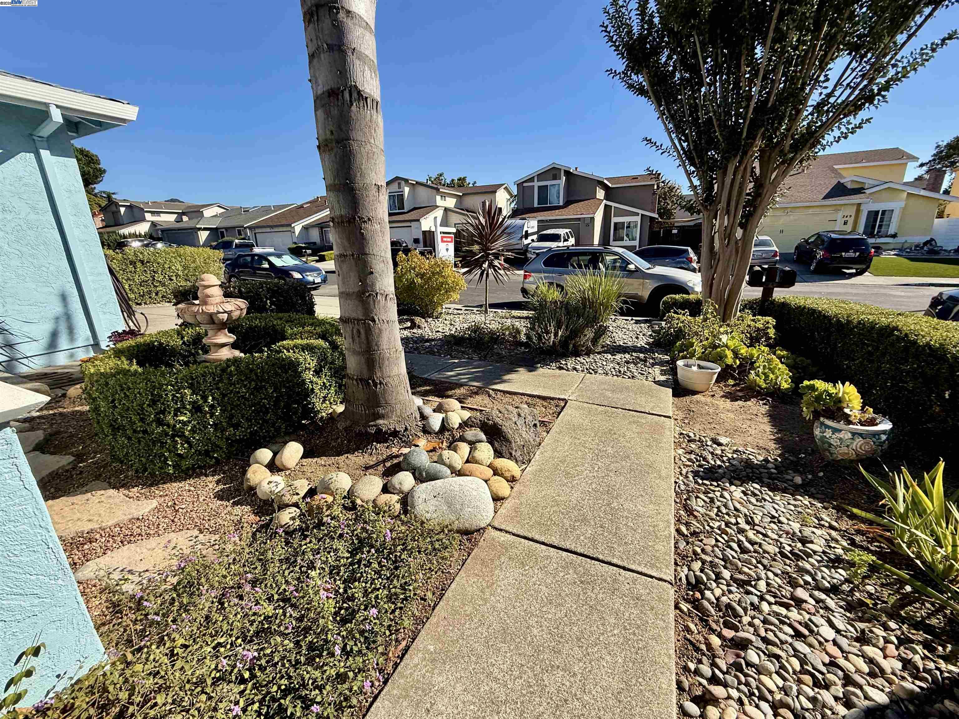 Detail Gallery Image 2 of 48 For 250 Jacaranda Dr, Hayward,  CA 94544 - 3 Beds | 2 Baths