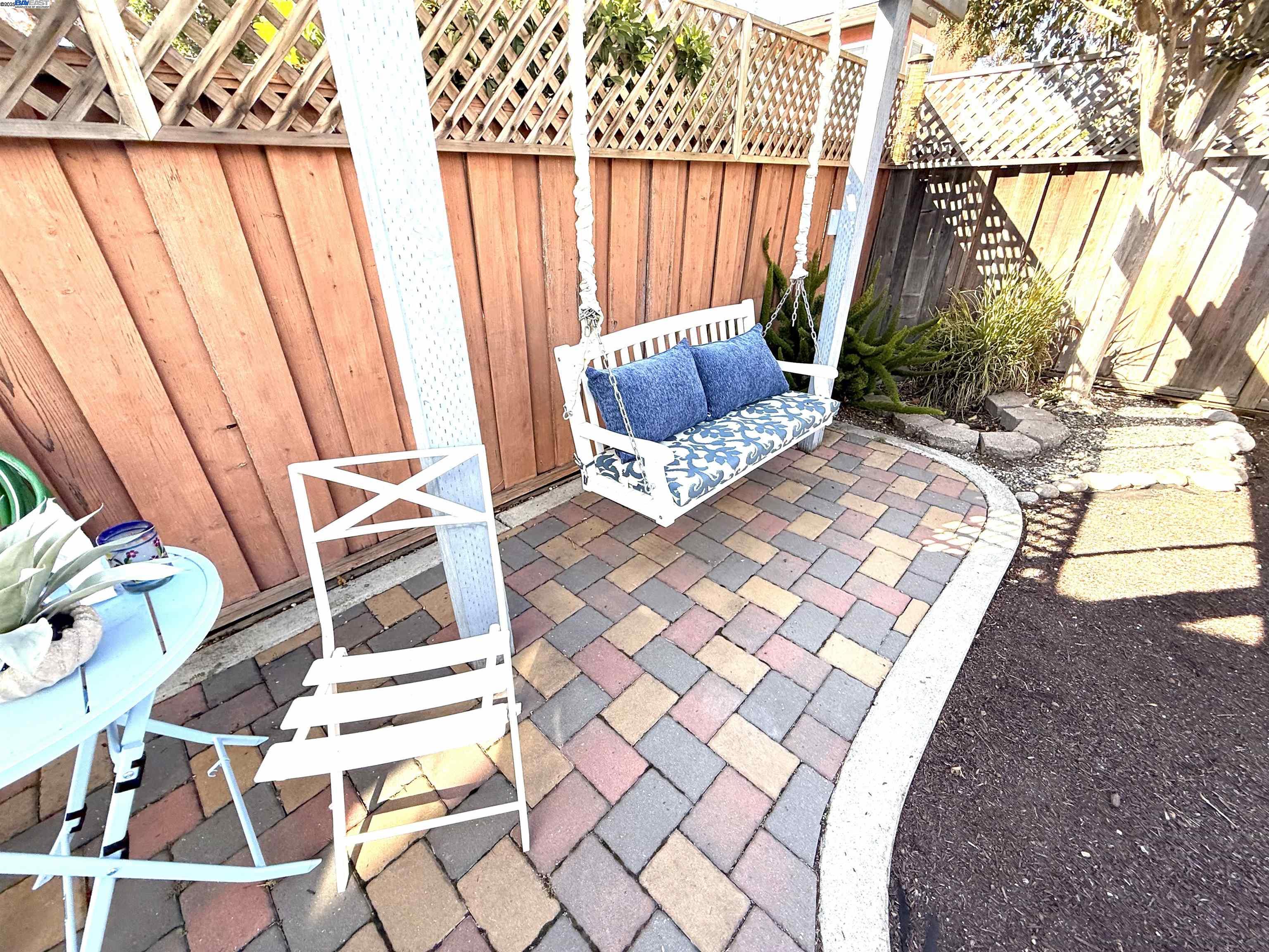 Detail Gallery Image 13 of 48 For 250 Jacaranda Dr, Hayward,  CA 94544 - 3 Beds | 2 Baths