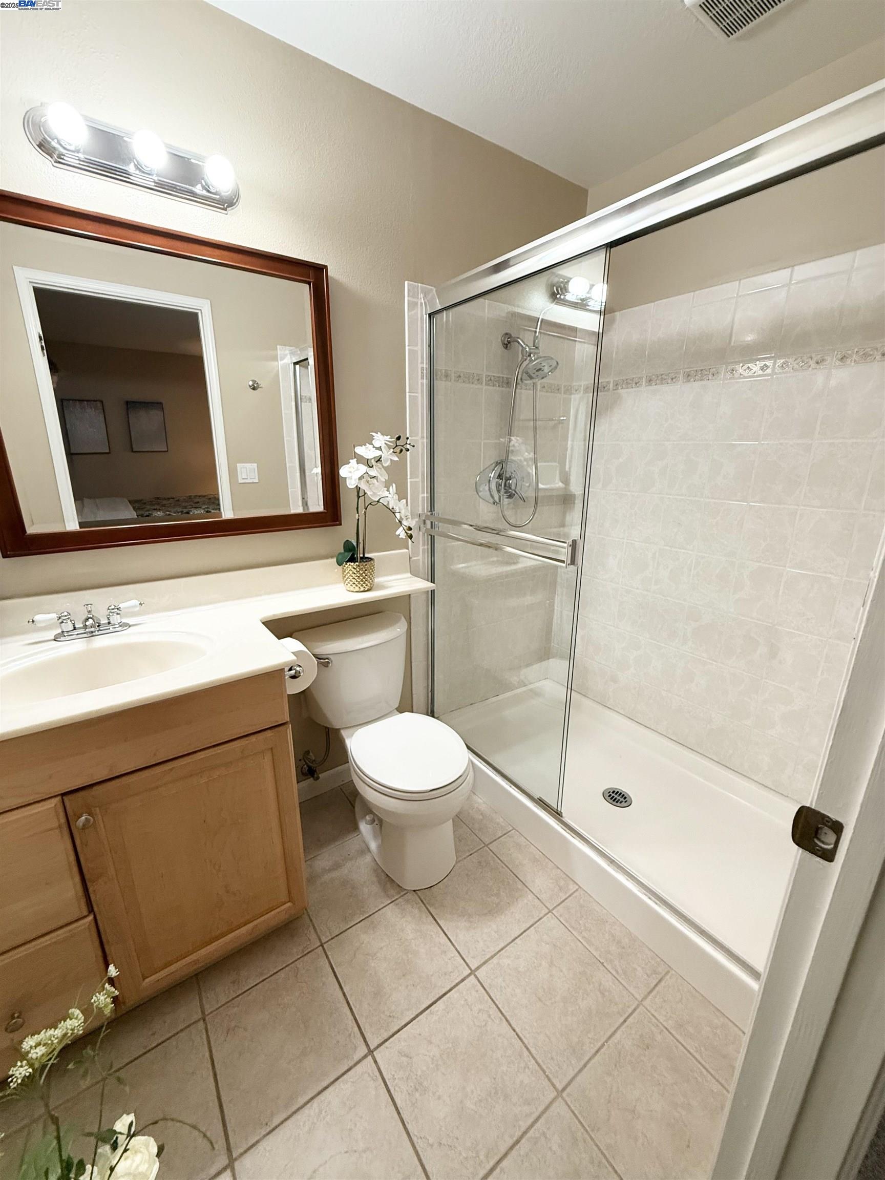 Detail Gallery Image 16 of 48 For 250 Jacaranda Dr, Hayward,  CA 94544 - 3 Beds | 2 Baths