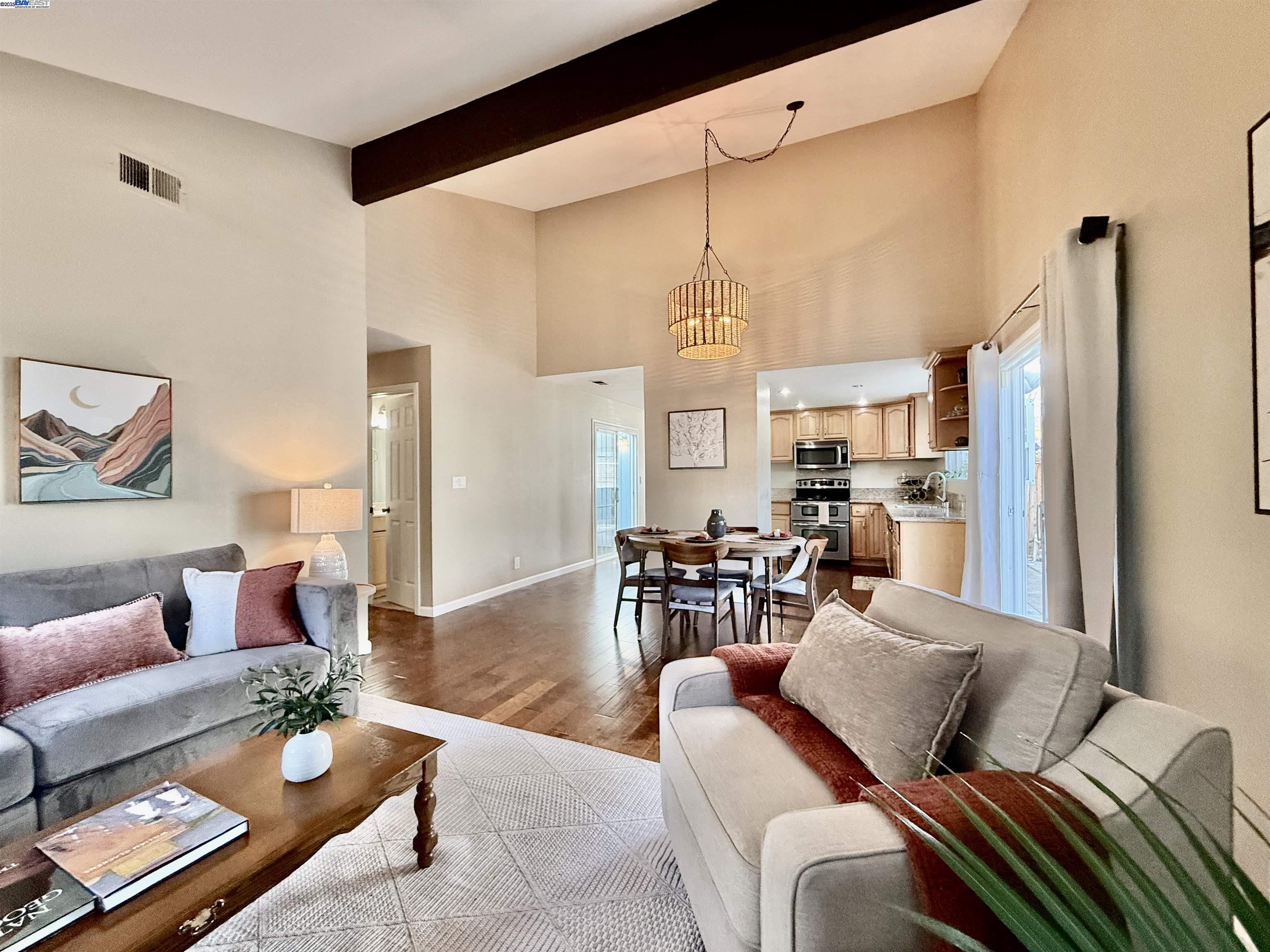 Detail Gallery Image 3 of 48 For 250 Jacaranda Dr, Hayward,  CA 94544 - 3 Beds | 2 Baths