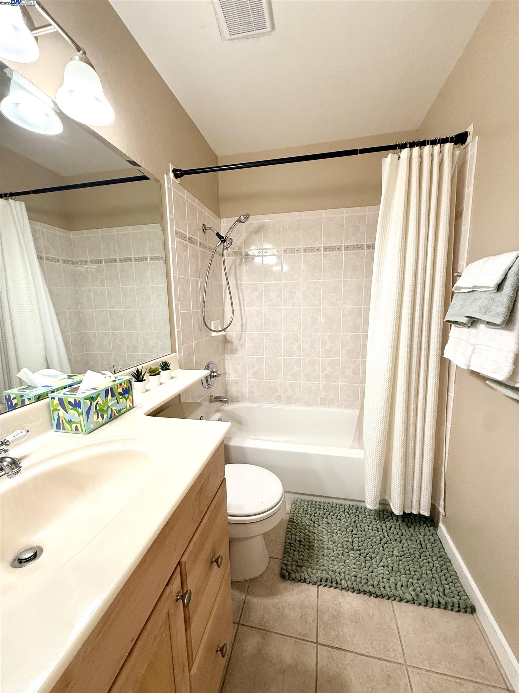 Detail Gallery Image 26 of 48 For 250 Jacaranda Dr, Hayward,  CA 94544 - 3 Beds | 2 Baths