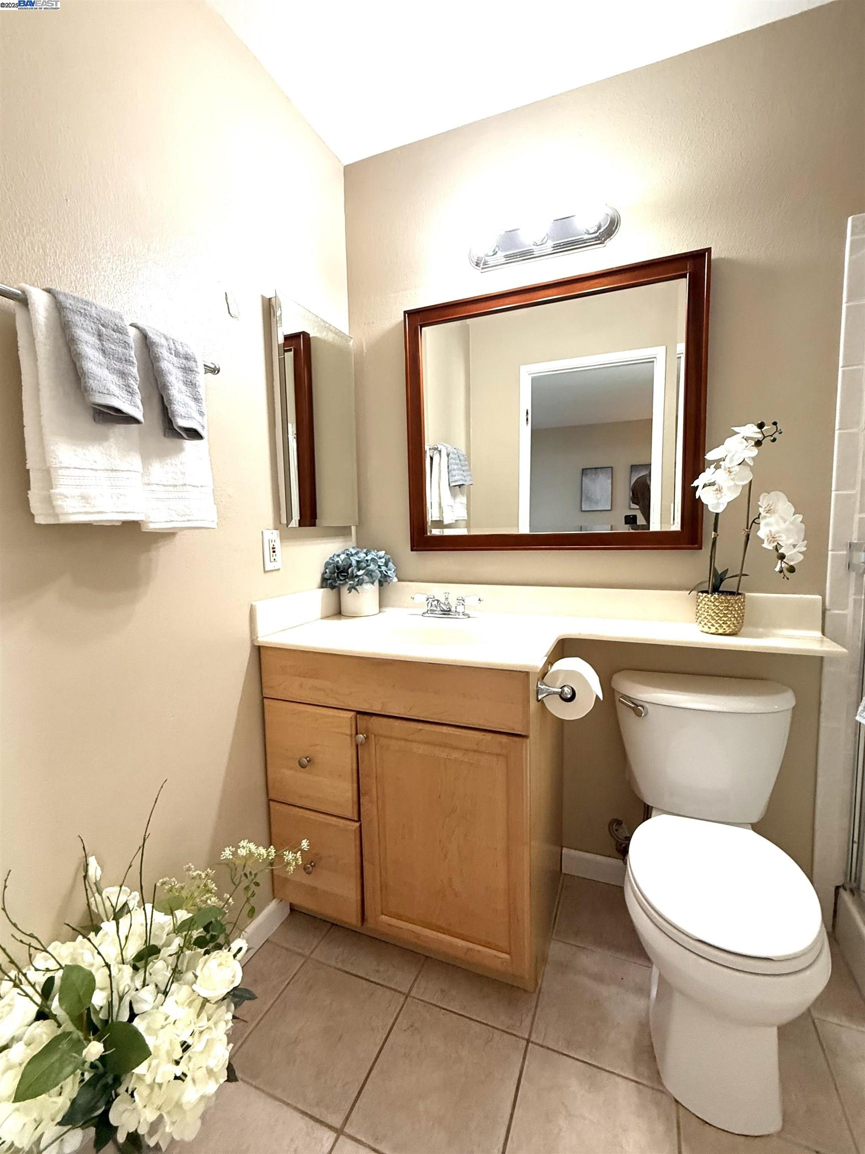 Detail Gallery Image 33 of 48 For 250 Jacaranda Dr, Hayward,  CA 94544 - 3 Beds | 2 Baths