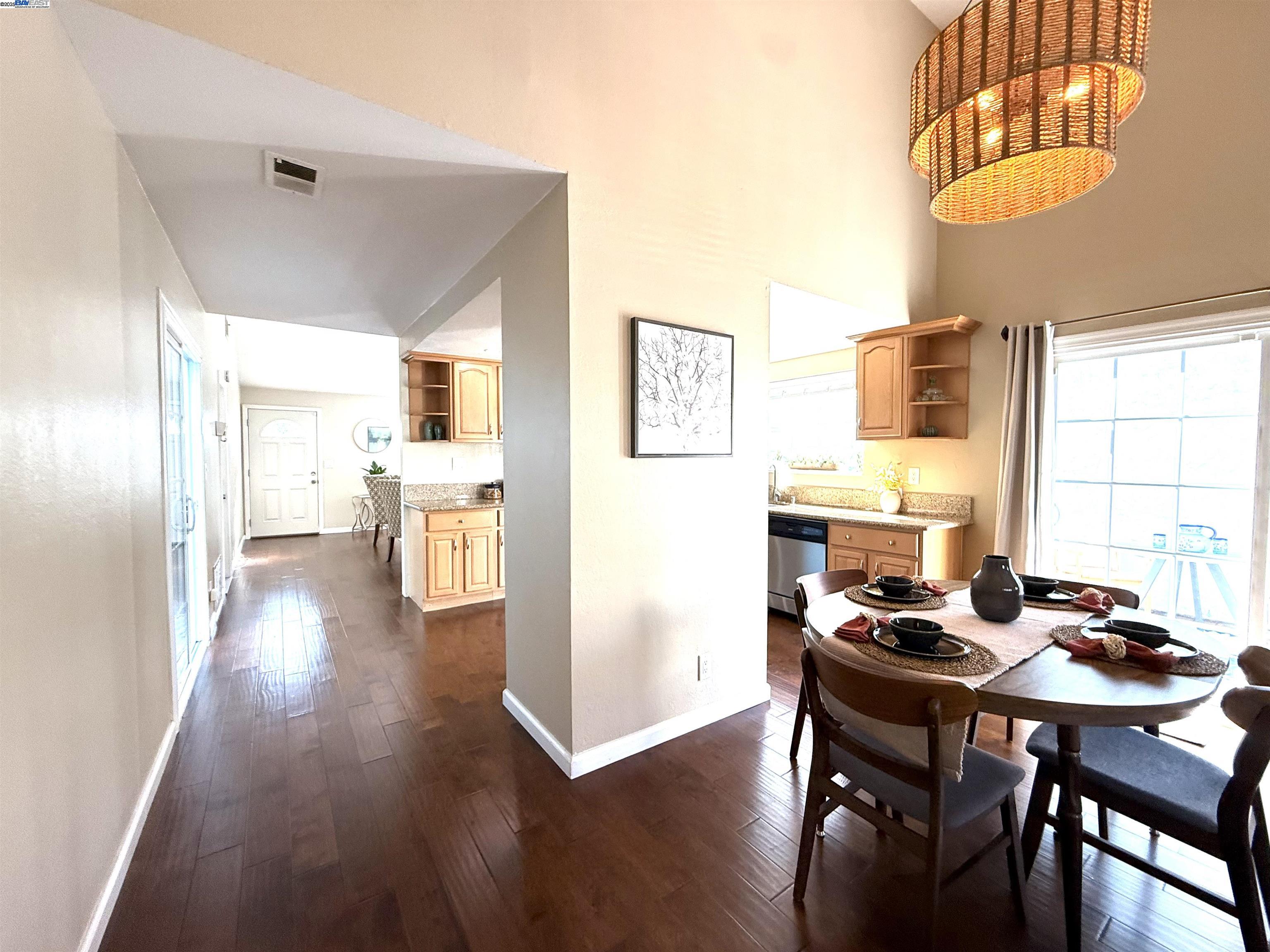 Detail Gallery Image 40 of 48 For 250 Jacaranda Dr, Hayward,  CA 94544 - 3 Beds | 2 Baths