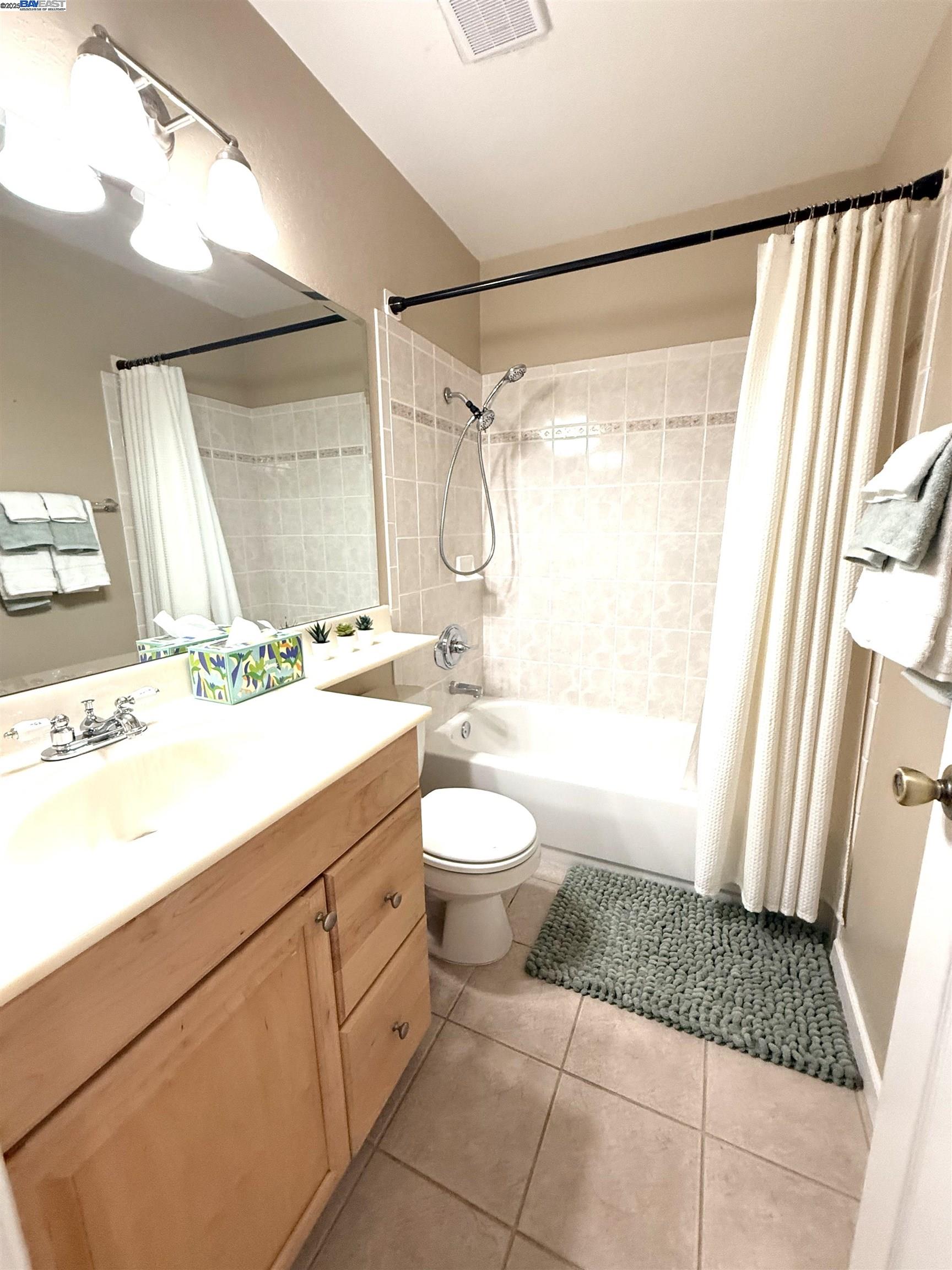 Detail Gallery Image 42 of 48 For 250 Jacaranda Dr, Hayward,  CA 94544 - 3 Beds | 2 Baths