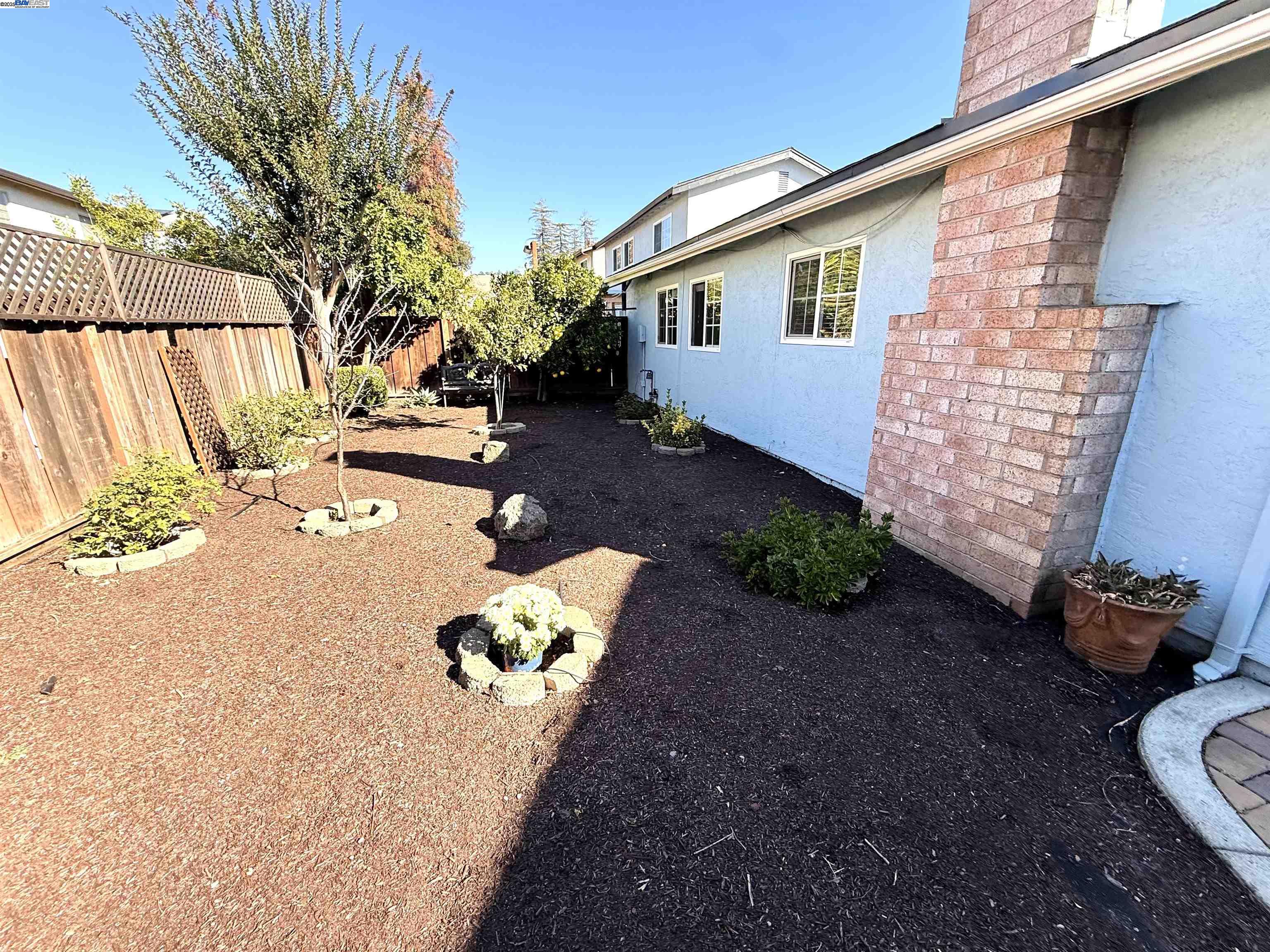 Detail Gallery Image 7 of 48 For 250 Jacaranda Dr, Hayward,  CA 94544 - 3 Beds | 2 Baths