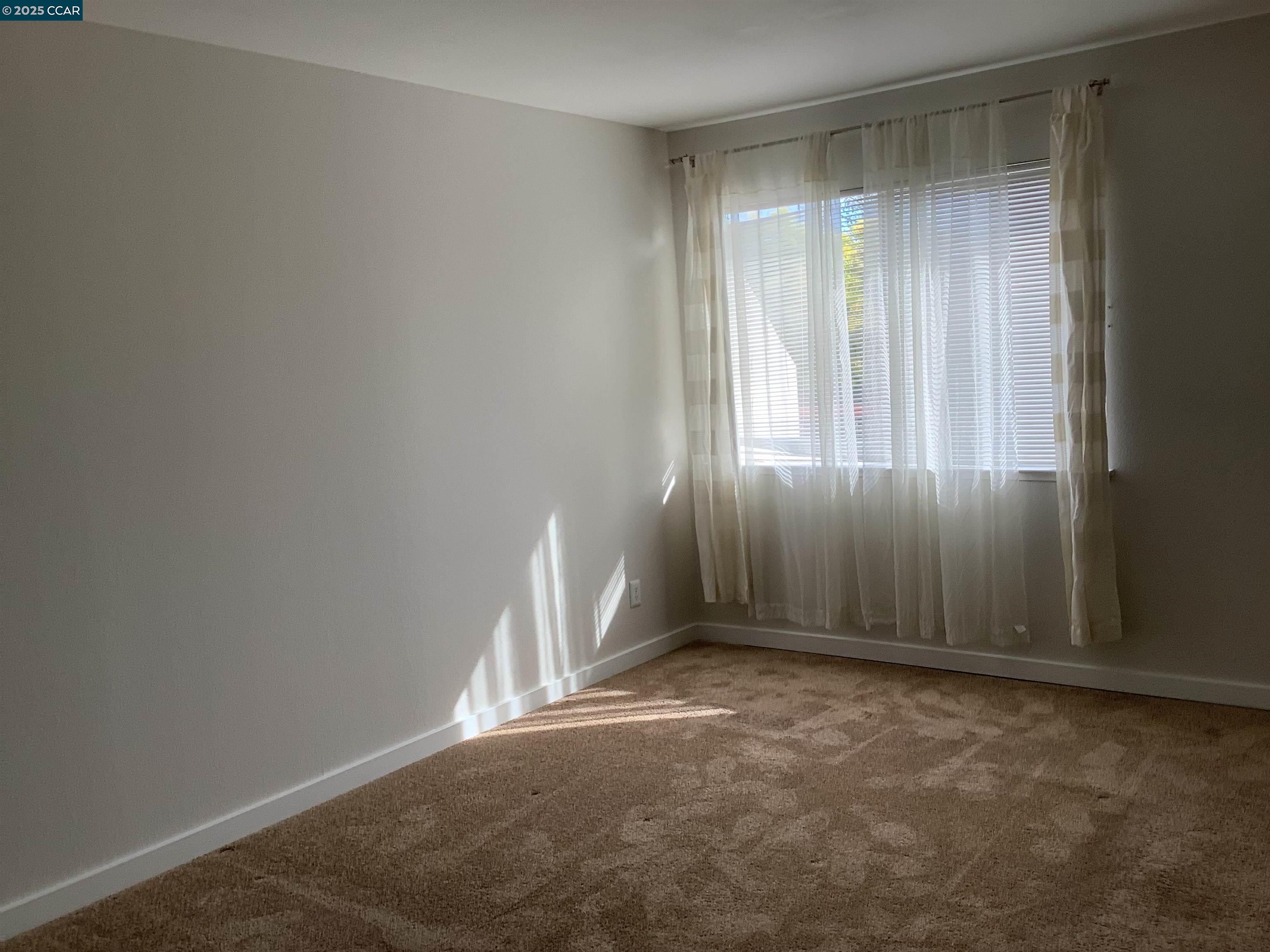 Detail Gallery Image 10 of 23 For 5080 Valley Crest Dr #32,  Concord,  CA 94521 - 2 Beds | 2 Baths