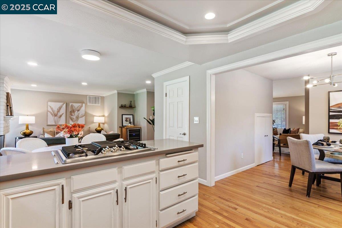 Detail Gallery Image 9 of 43 For 587 El Capitan Dr, Danville,  CA 94526 - 5 Beds | 3 Baths