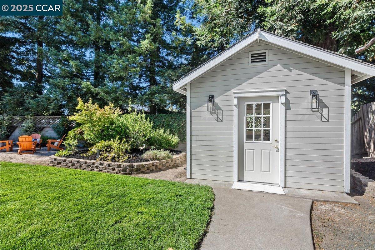 Detail Gallery Image 35 of 43 For 587 El Capitan Dr, Danville,  CA 94526 - 5 Beds | 3 Baths