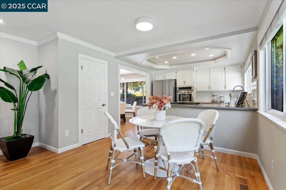 Detail Gallery Image 5 of 43 For 587 El Capitan Dr, Danville,  CA 94526 - 5 Beds | 3 Baths