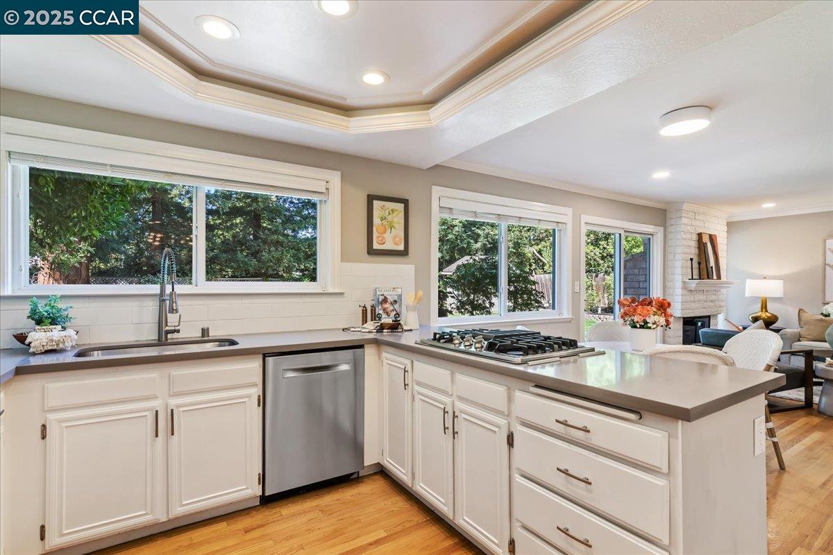 Detail Gallery Image 7 of 43 For 587 El Capitan Dr, Danville,  CA 94526 - 5 Beds | 3 Baths