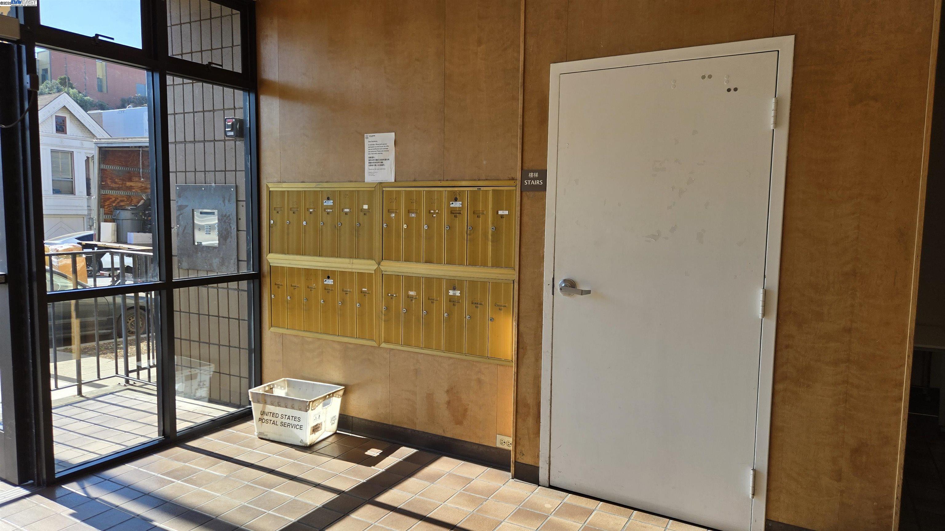 Detail Gallery Image 3 of 14 For 165 7th St #204,  Oakland,  CA 94607 - 2 Beds | 2 Baths