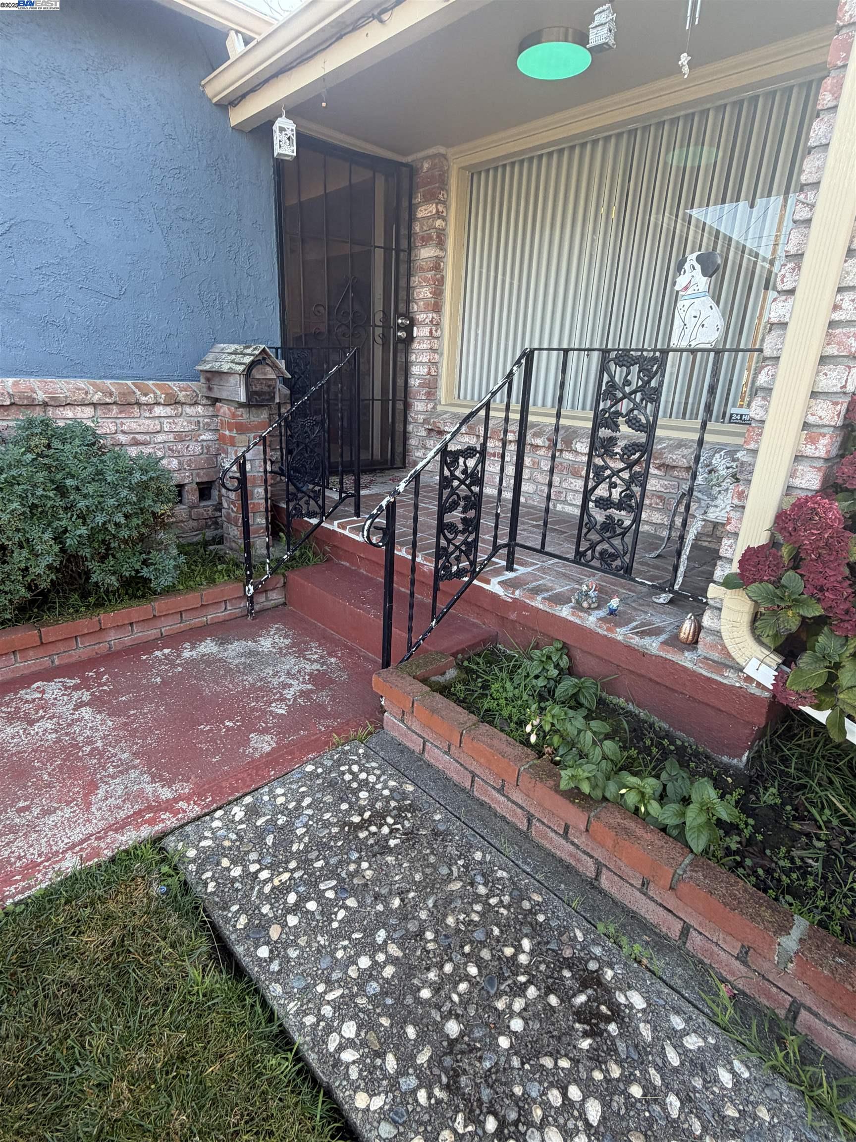 Detail Gallery Image 5 of 31 For 963 Dillo St, San Leandro,  CA 94578 - 3 Beds | 2 Baths