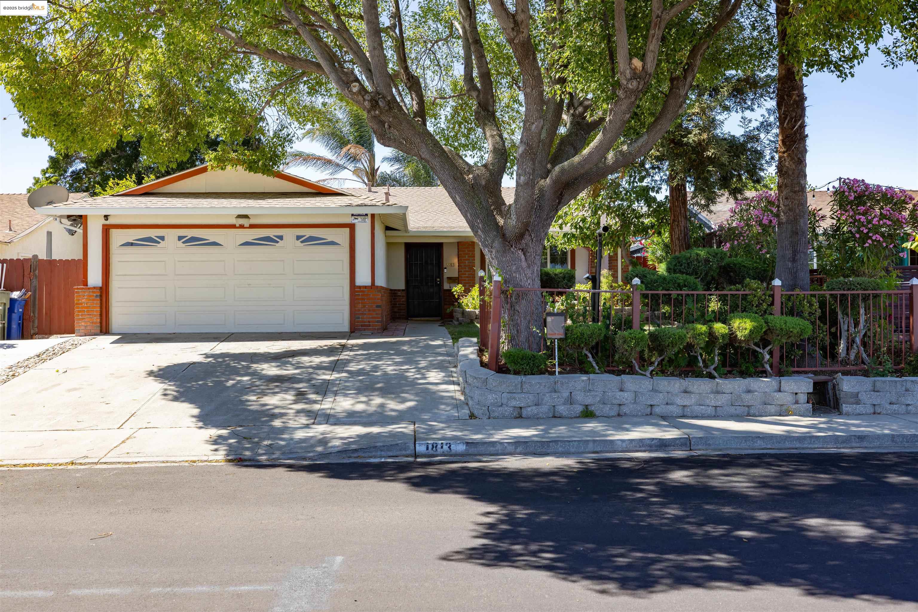 Detail Gallery Image 13 of 59 For 1813 Hanlon Way, Pittsburg,  CA 94565 - 4 Beds | 1/1 Baths