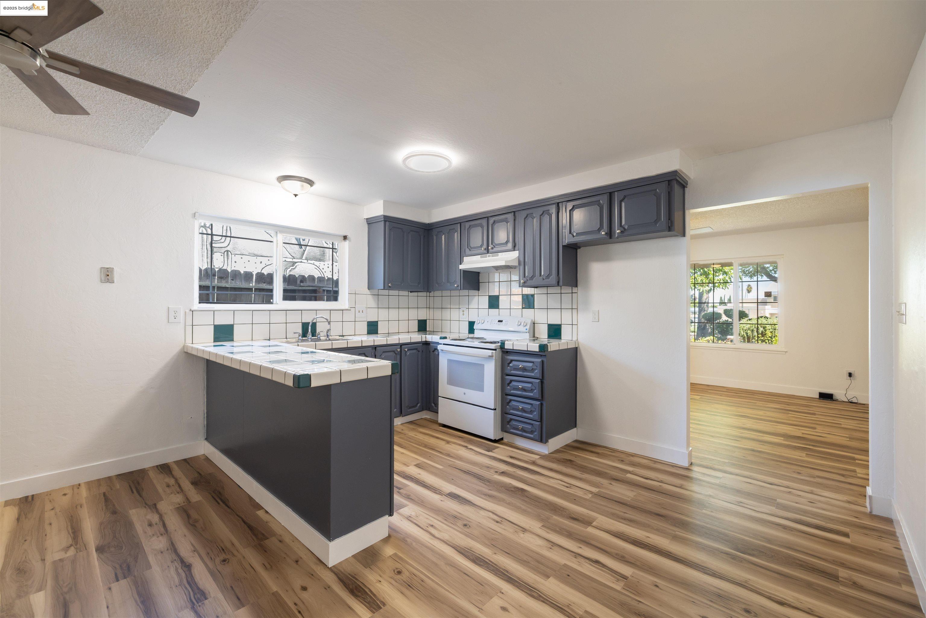 Detail Gallery Image 14 of 59 For 1813 Hanlon Way, Pittsburg,  CA 94565 - 4 Beds | 1/1 Baths