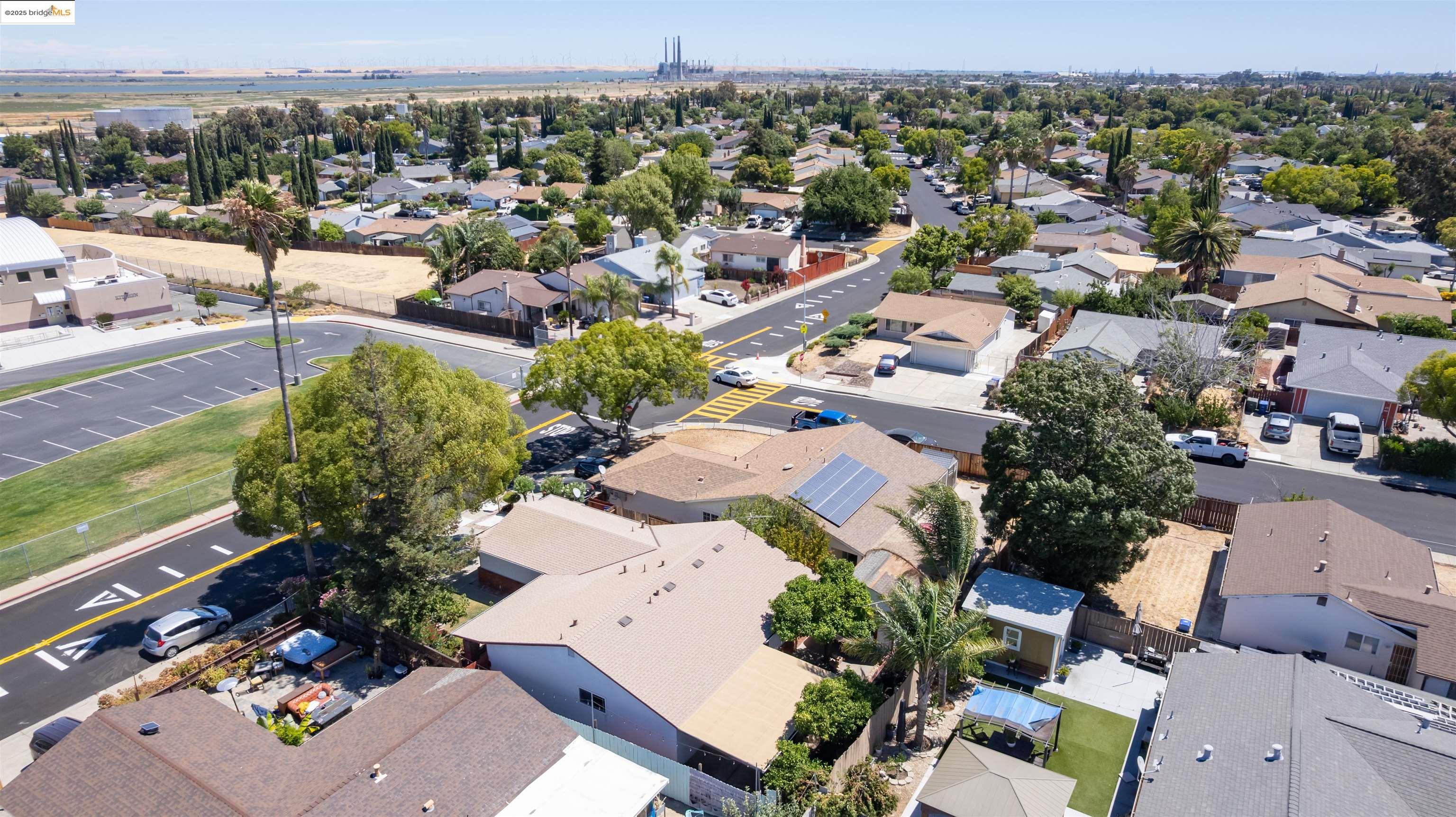 Detail Gallery Image 16 of 59 For 1813 Hanlon Way, Pittsburg,  CA 94565 - 4 Beds | 1/1 Baths