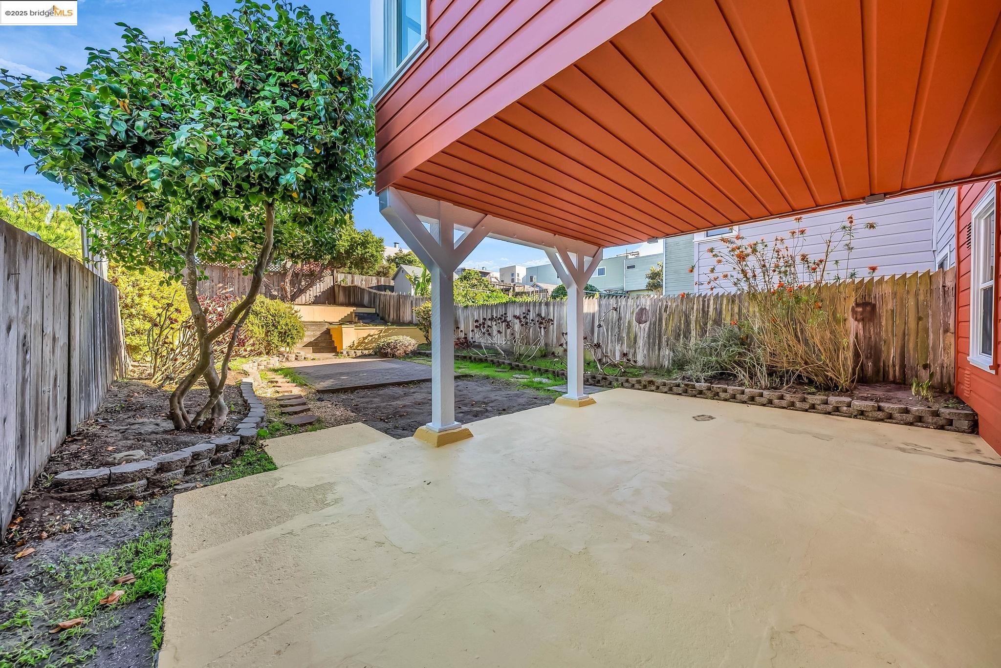 Detail Gallery Image 13 of 18 For 2470 43rd Ave, San Francisco,  CA 94116 - 2 Beds | 1 Baths