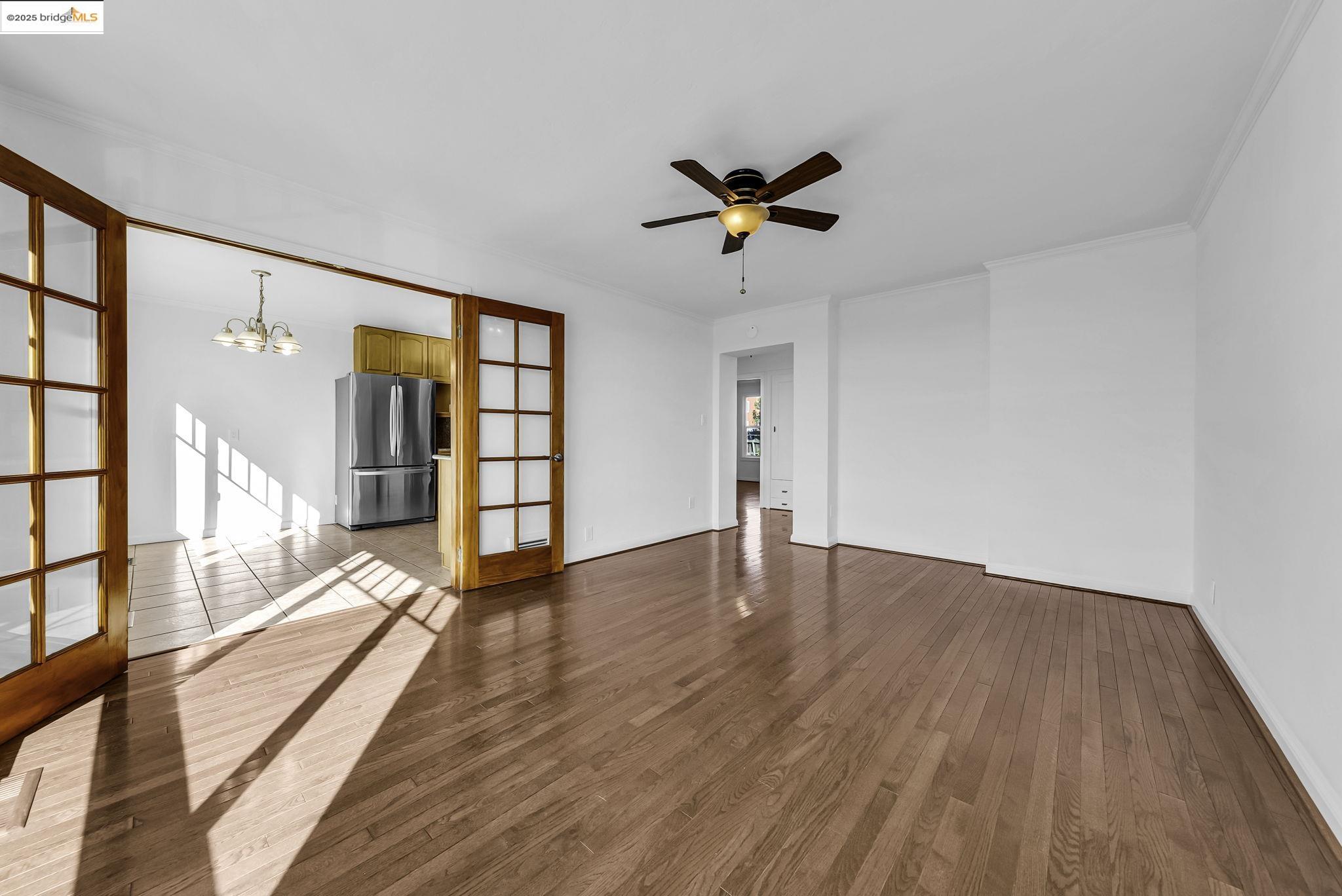 Detail Gallery Image 4 of 18 For 2470 43rd Ave, San Francisco,  CA 94116 - 2 Beds | 1 Baths