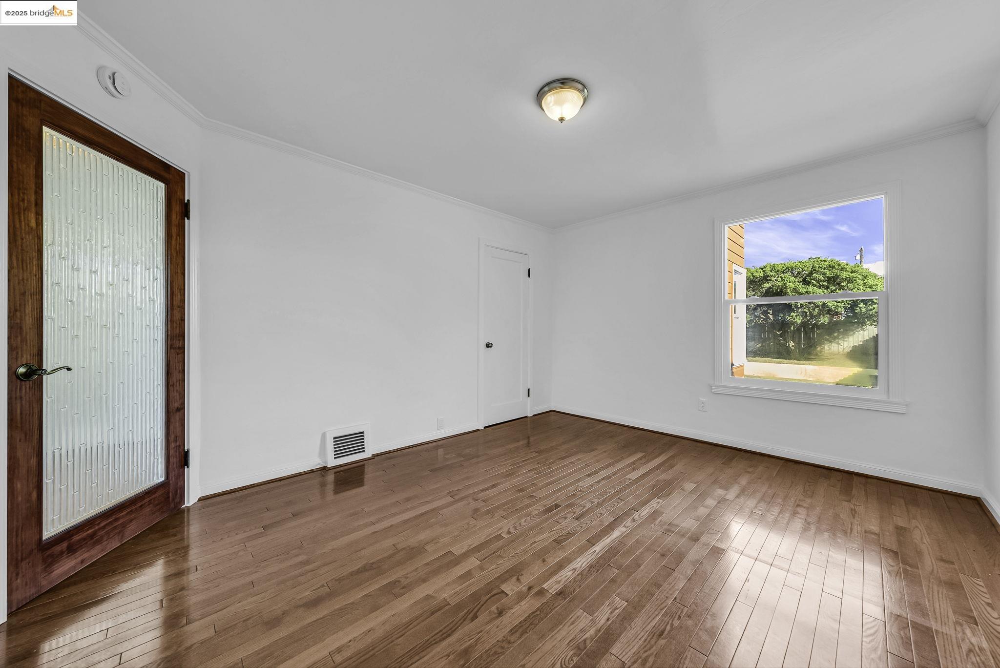 Detail Gallery Image 9 of 18 For 2470 43rd Ave, San Francisco,  CA 94116 - 2 Beds | 1 Baths