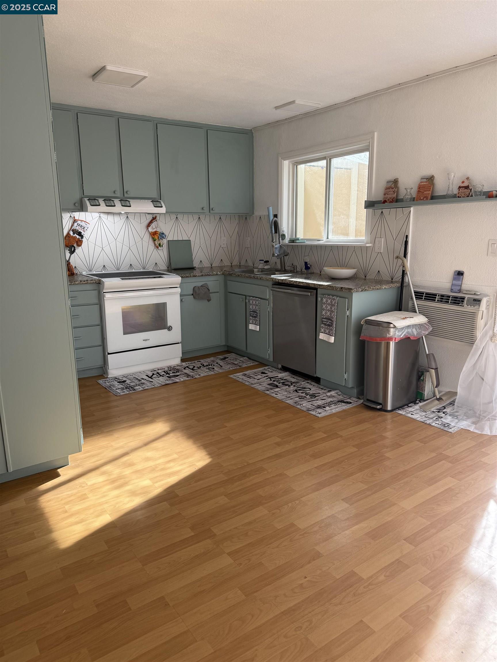 Detail Gallery Image 2 of 15 For 3055 Treat Blvd #36,  Concord,  CA 94518 - 2 Beds | 1/1 Baths