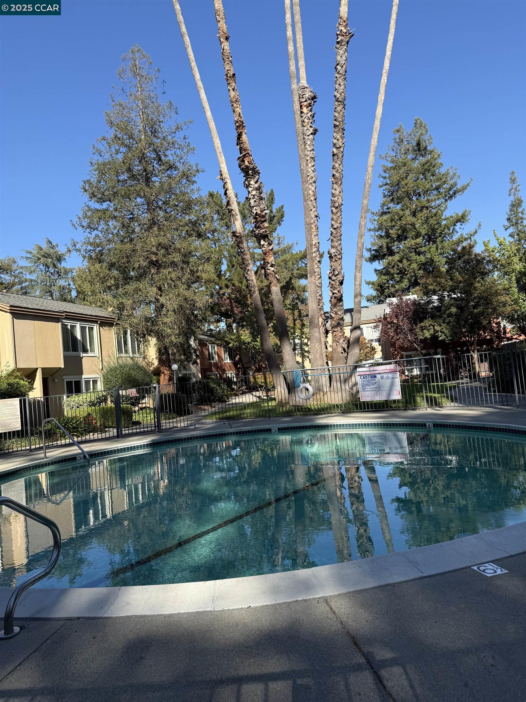 Detail Gallery Image 13 of 15 For 3055 Treat Blvd #36,  Concord,  CA 94518 - 2 Beds | 1/1 Baths