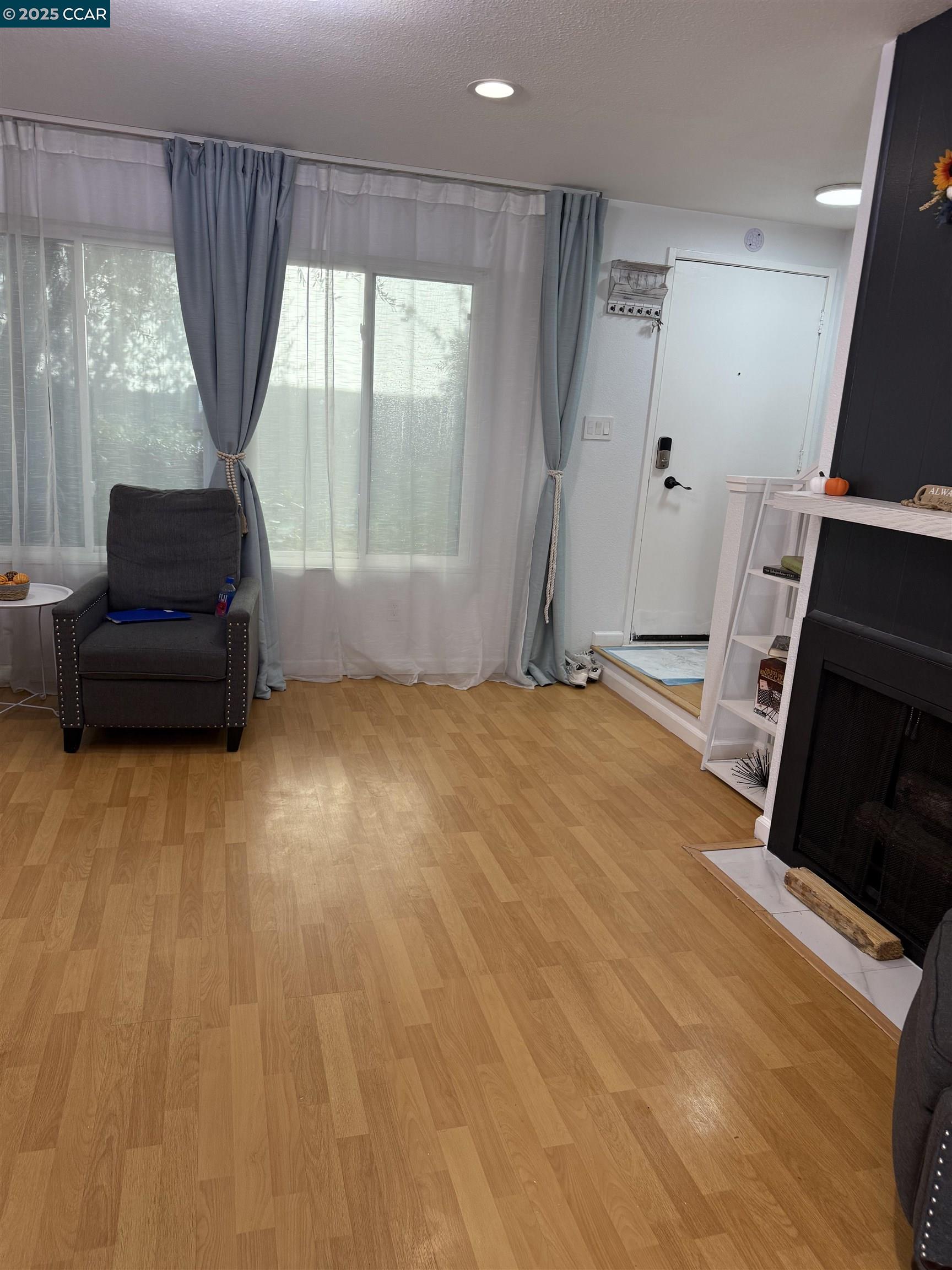 Detail Gallery Image 4 of 18 For 3055 Treat Blvd #36,  Concord,  CA 94518 - 2 Beds | 1/1 Baths