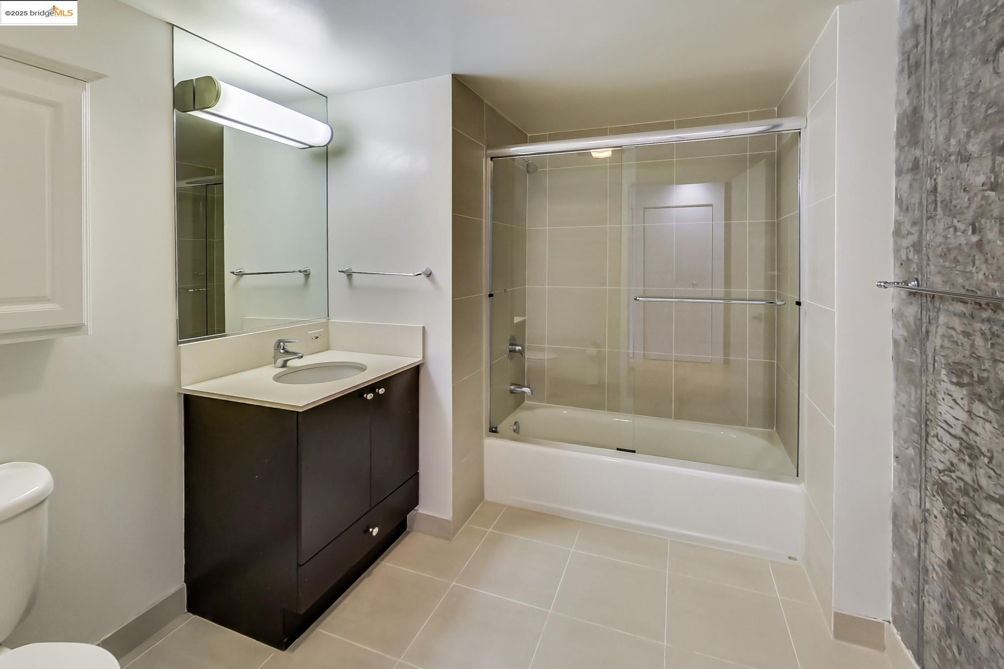 Detail Gallery Image 14 of 37 For 311 Oak St #506,  Oakland,  CA 94607 - 2 Beds | 2 Baths