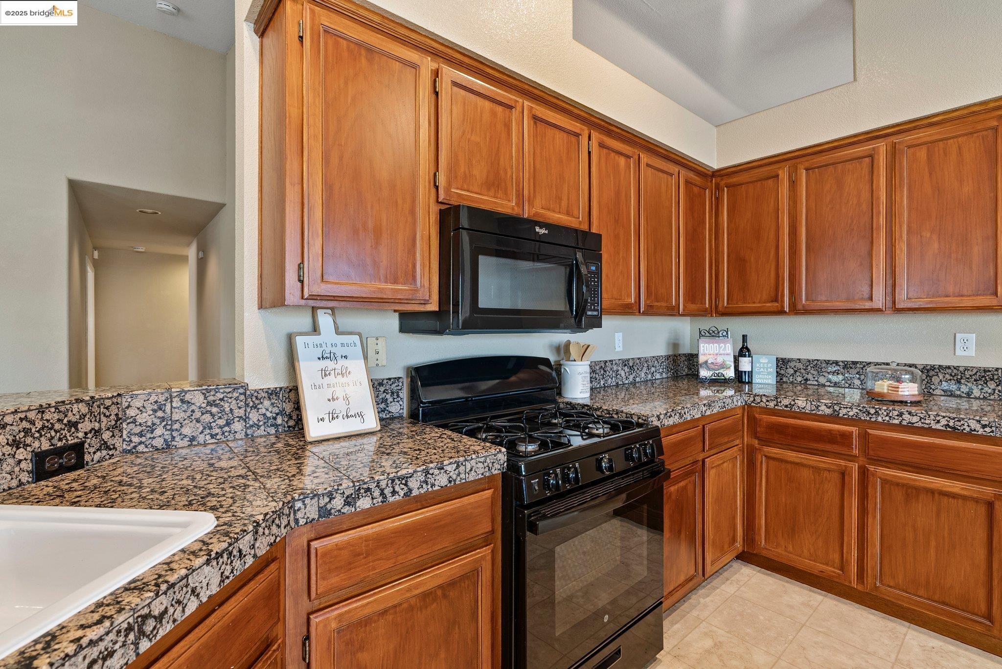 Detail Gallery Image 14 of 50 For 5200 Mohican Way, Antioch,  CA 94531 - 4 Beds | 2 Baths