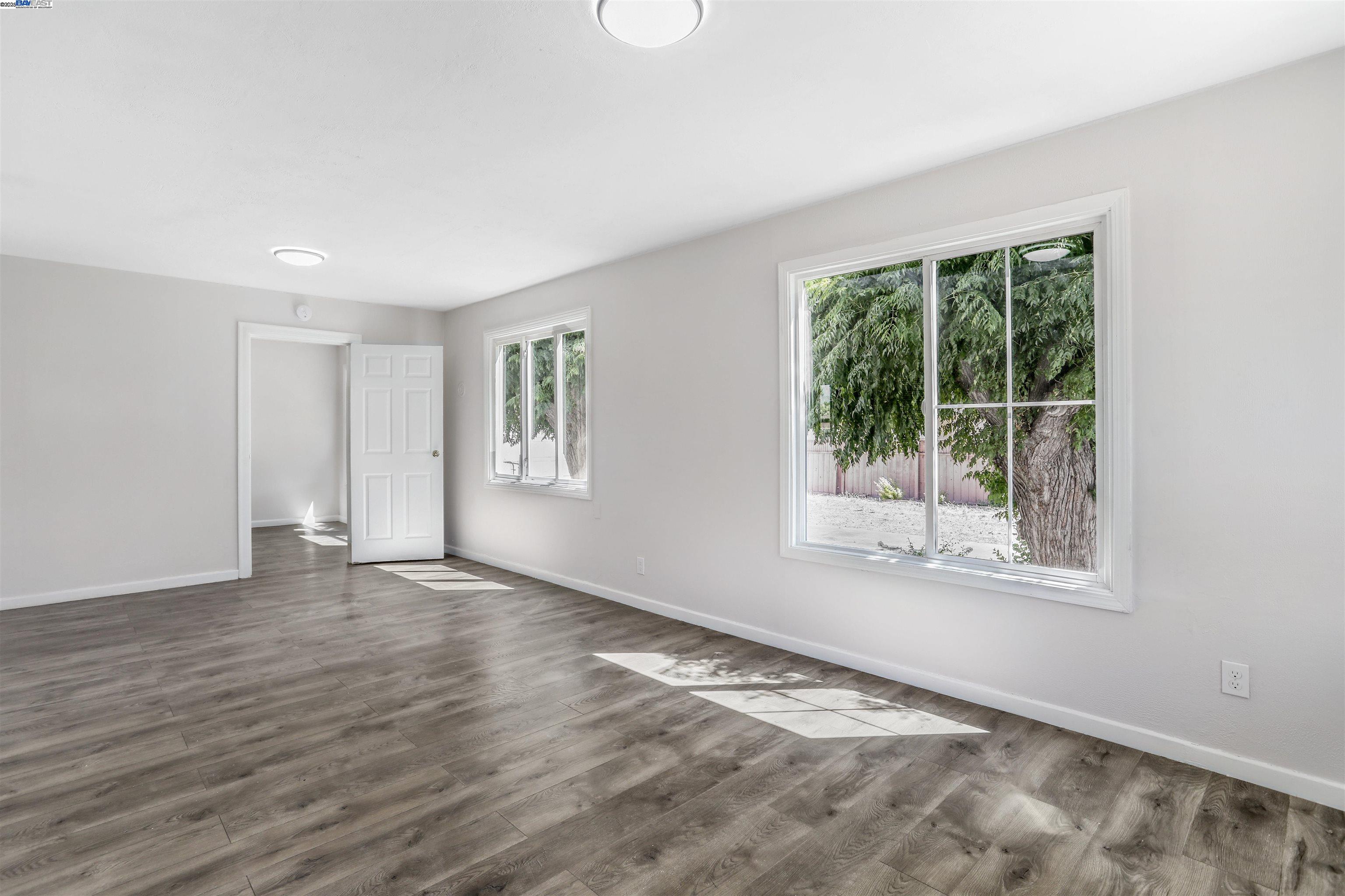 Detail Gallery Image 6 of 26 For 1925 Alpha Way, Antioch,  CA 94509 - 3 Beds | 2 Baths