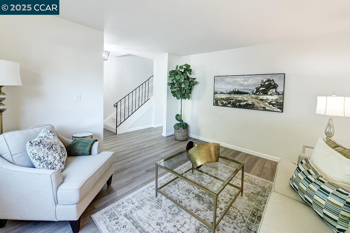 Detail Gallery Image 10 of 60 For 4944 Boxer Blvd, Concord,  CA 94521 - 4 Beds | 2/1 Baths