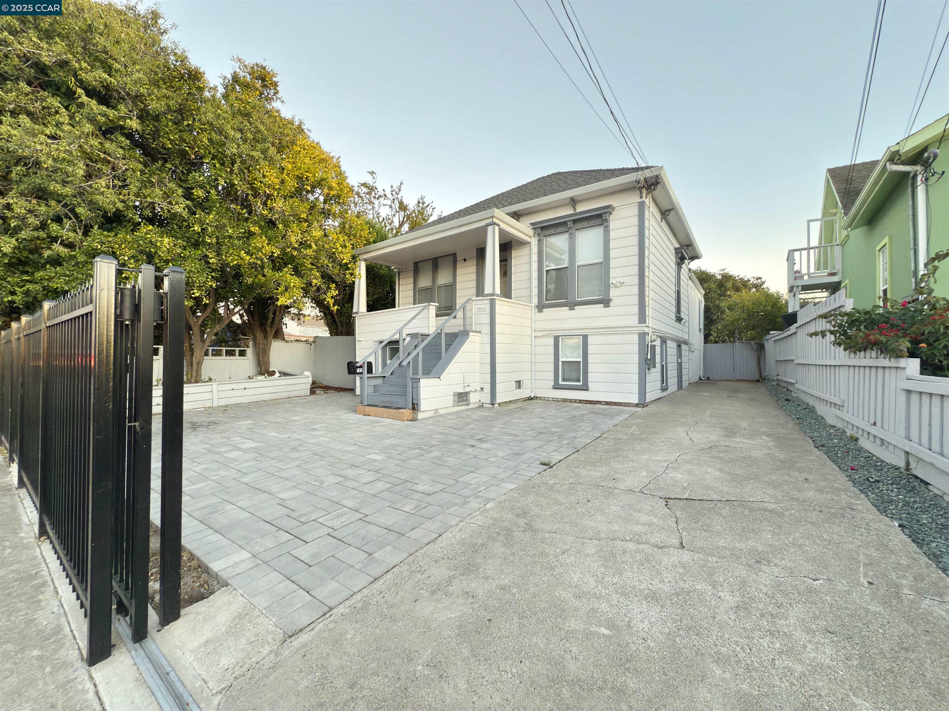 Front Image Thumbnail for CC41116509