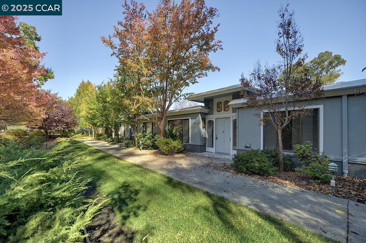 Detail Gallery Image 2 of 45 For 1137 Stanley Dollar Dr #5,  Walnut Creek,  CA 94595 - 2 Beds | 1 Baths