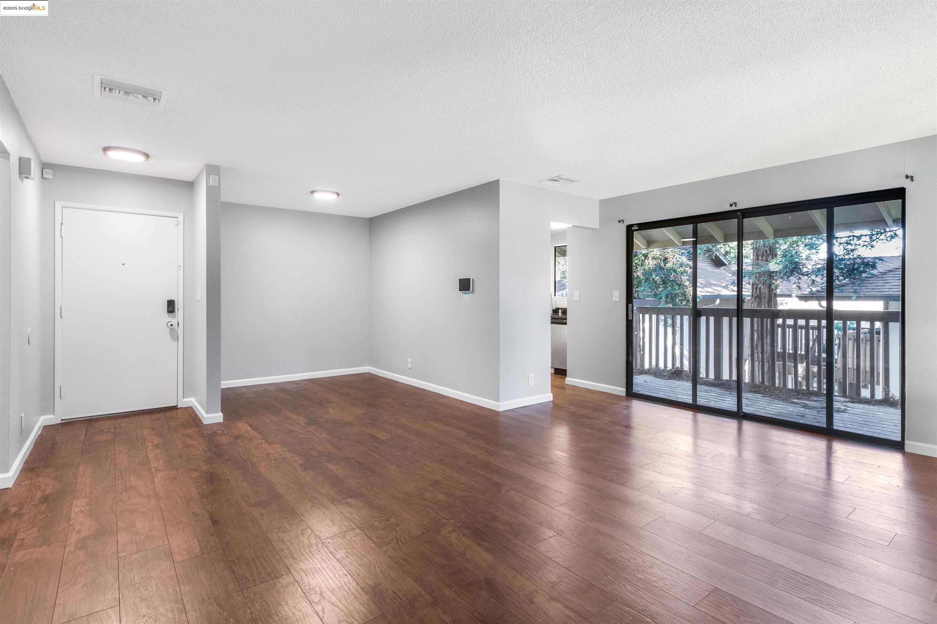 Detail Gallery Image 4 of 37 For 2400 Horizon Ln #136,  Antioch,  CA 94509 - 2 Beds | 2 Baths