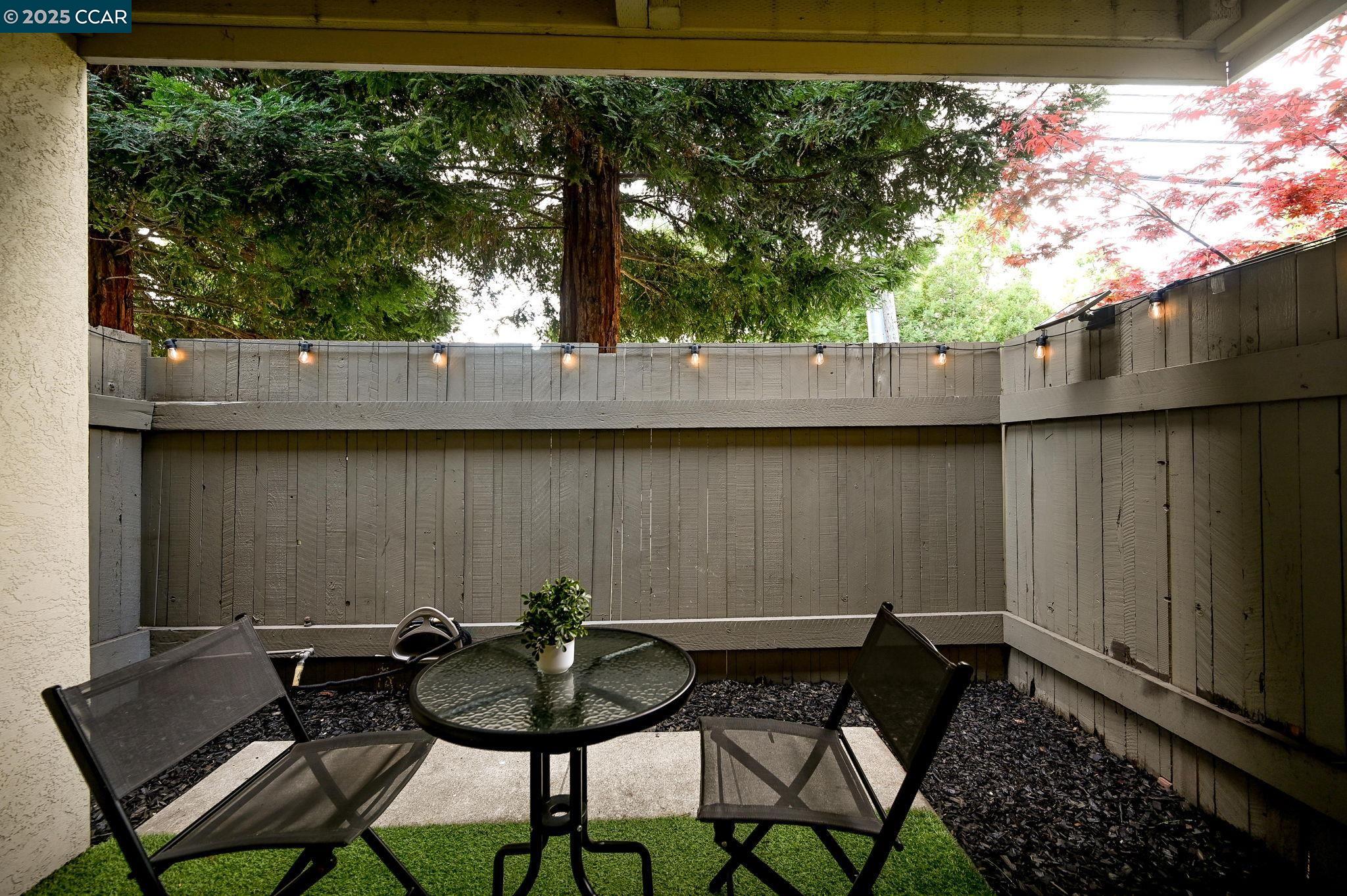 Detail Gallery Image 16 of 29 For 2560 Walnut Blvd #3,  Walnut Creek,  CA 94596 - 1 Beds | 1 Baths