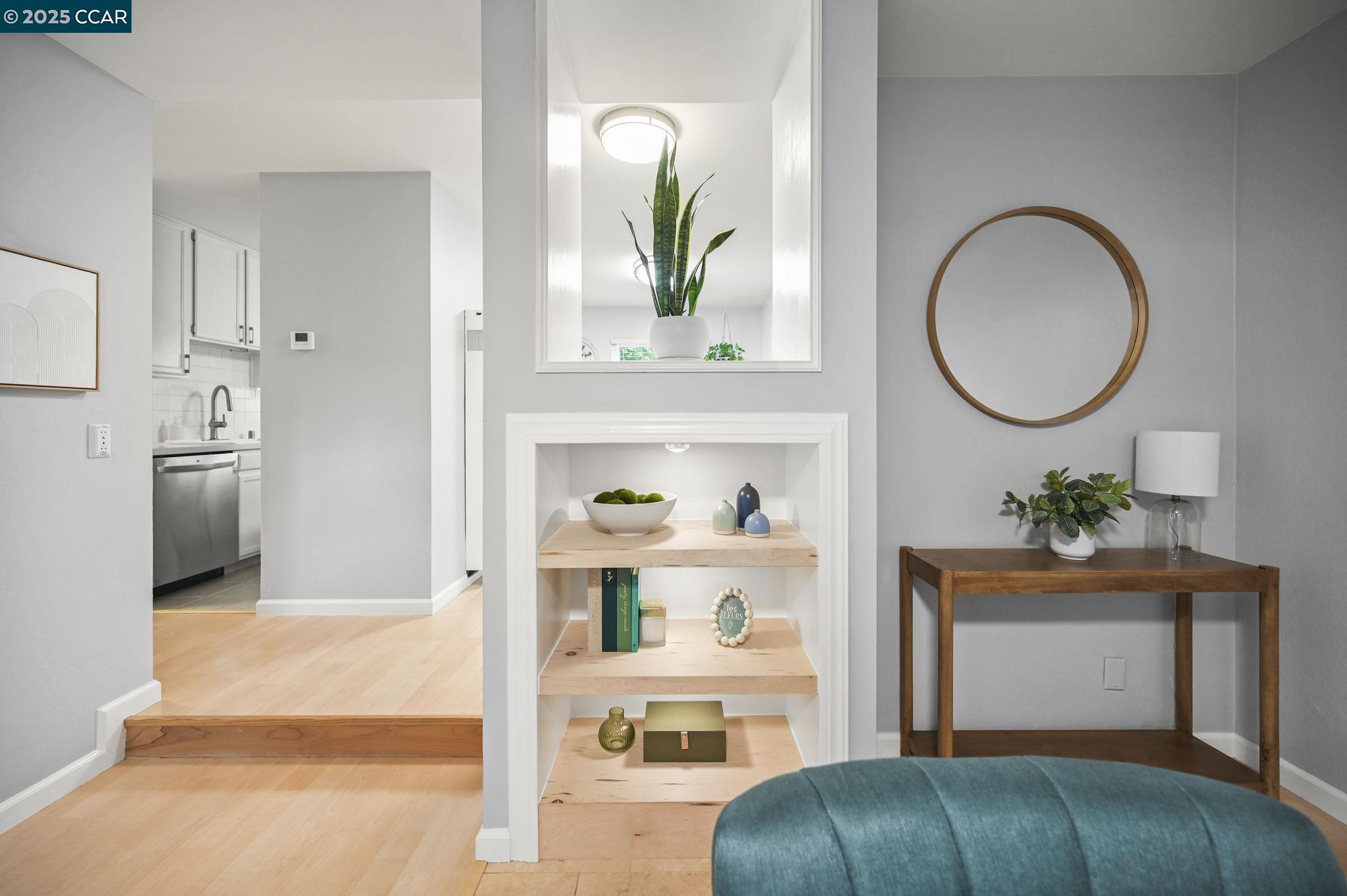 Detail Gallery Image 4 of 29 For 2560 Walnut Blvd #3,  Walnut Creek,  CA 94596 - 1 Beds | 1 Baths