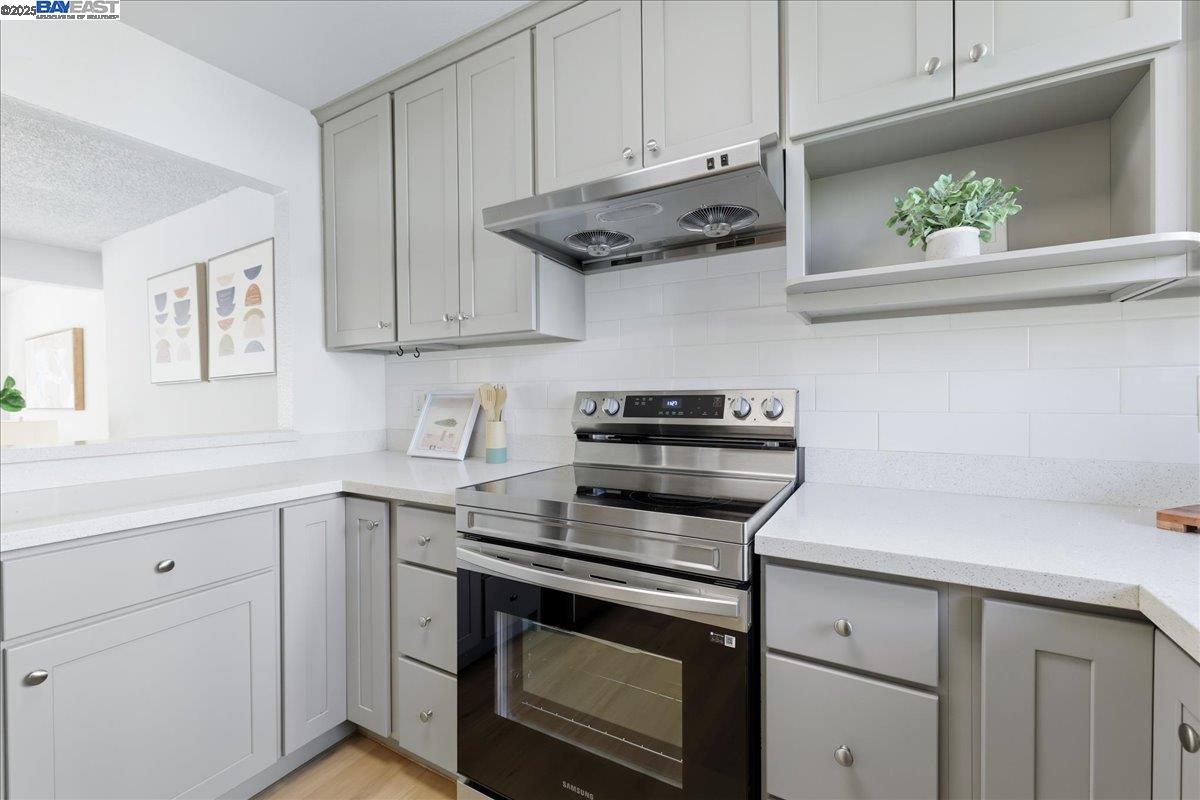 Detail Gallery Image 14 of 48 For 1088 Azalea Ct, Hayward,  CA 94541 - 3 Beds | 2/1 Baths