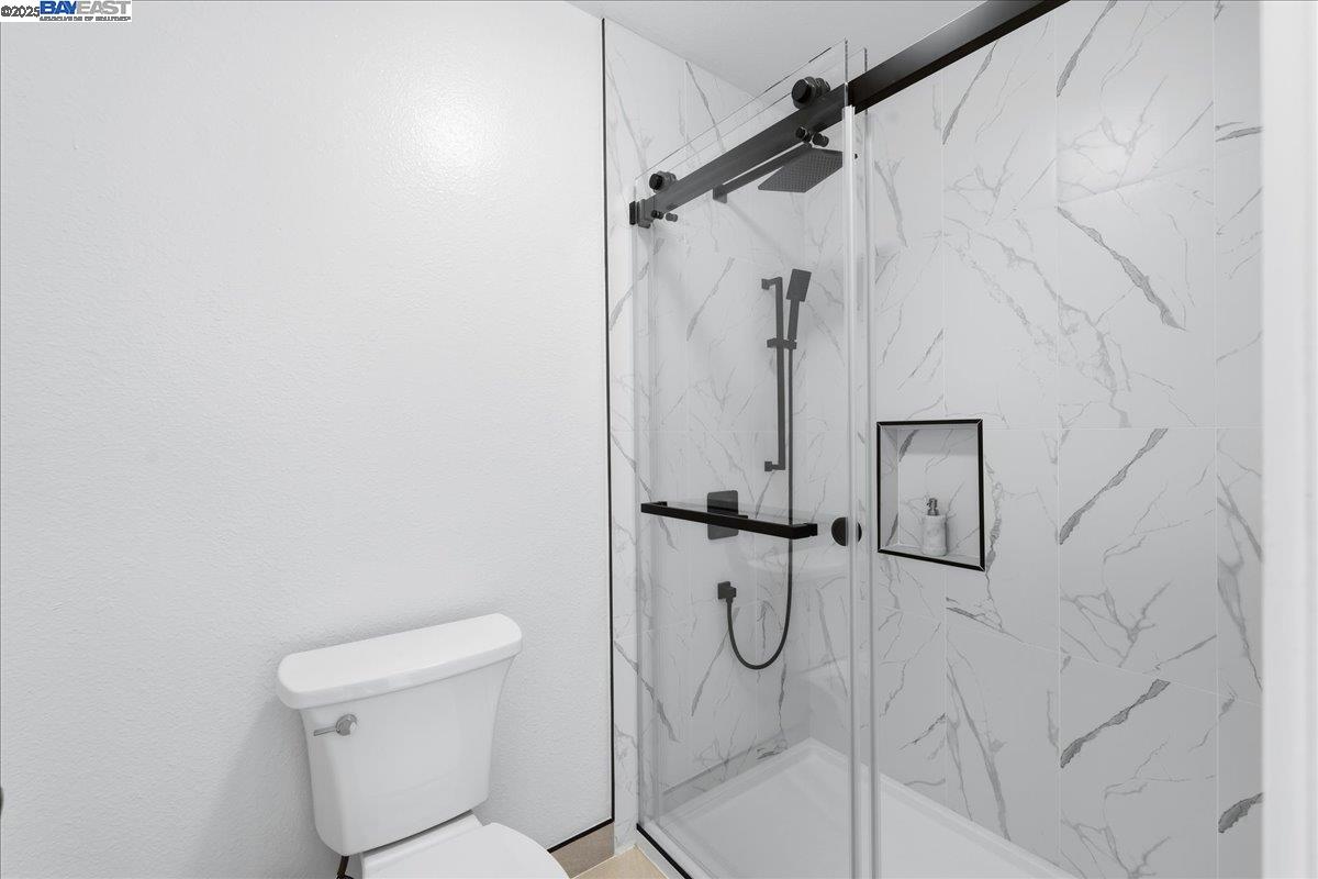 Detail Gallery Image 23 of 48 For 1088 Azalea Ct, Hayward,  CA 94541 - 3 Beds | 2/1 Baths