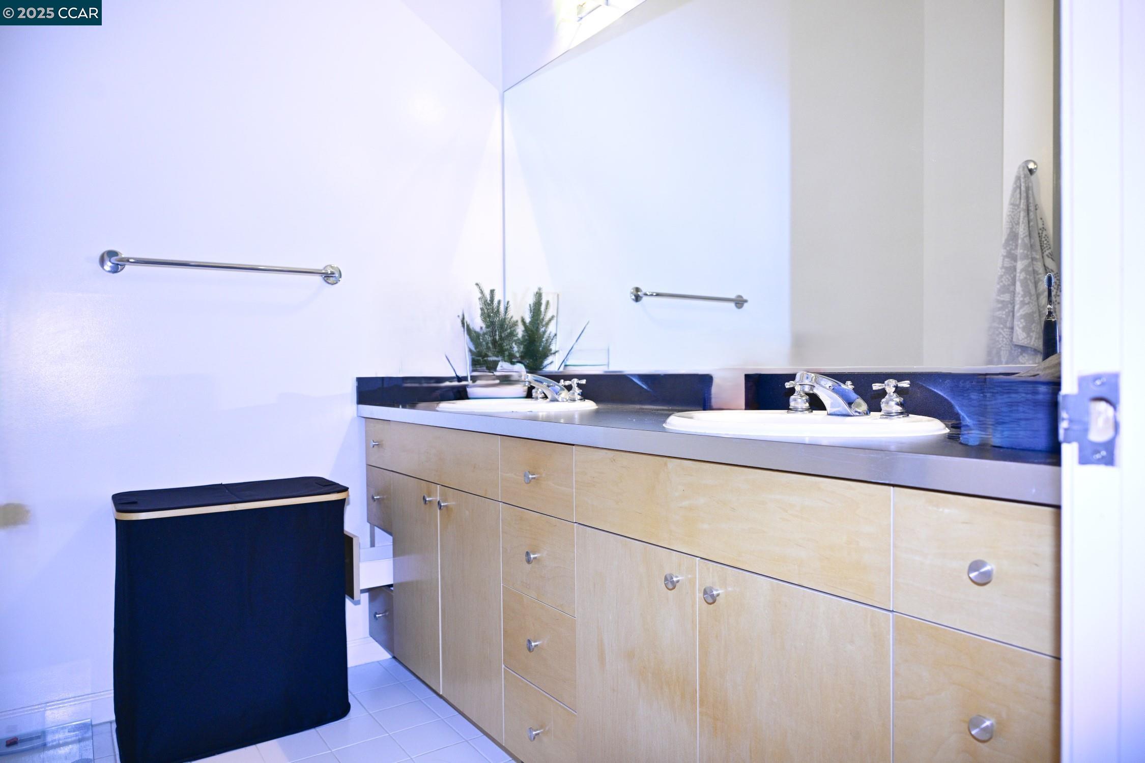 Detail Gallery Image 10 of 13 For 45 Iron Horse Ln, Walnut Creek,  CA 94597 - 2 Beds | 2 Baths