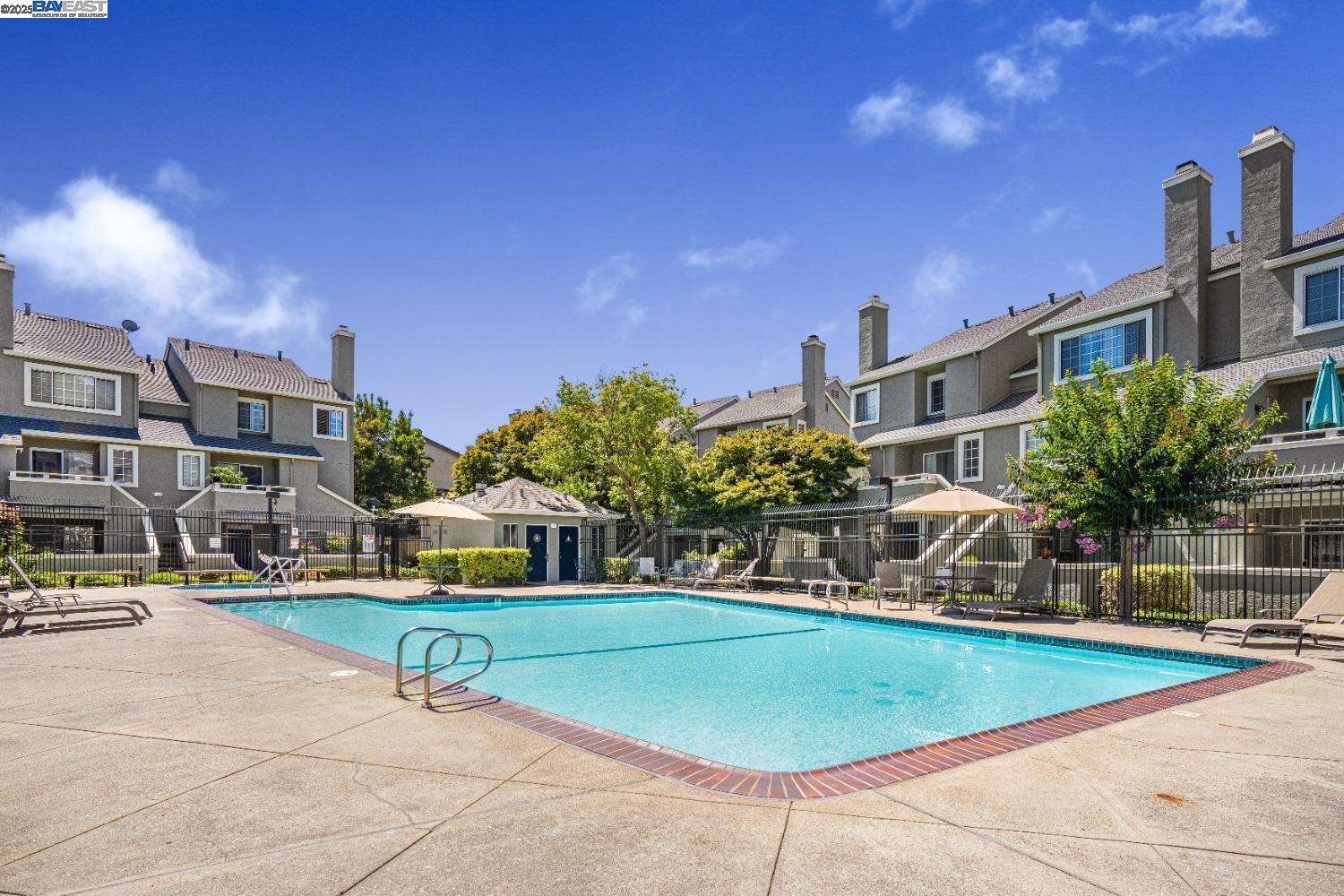 Detail Gallery Image 32 of 32 For 73 Fernridge Ct, Hayward,  CA 94544 - 3 Beds | 2/1 Baths