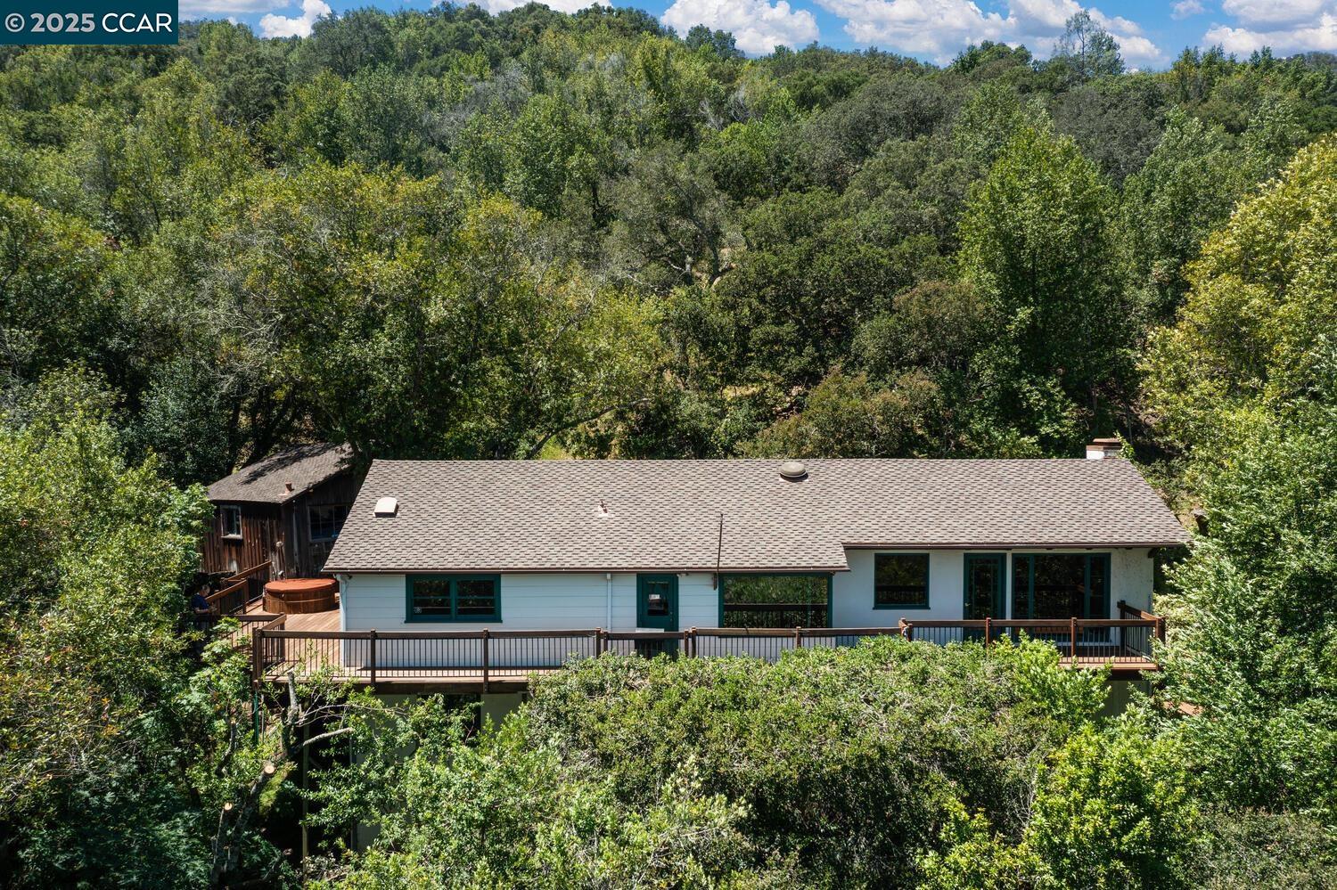 Detail Gallery Image 7 of 40 For 37 La Madronal, Orinda,  CA 94563 - 4 Beds | 2 Baths