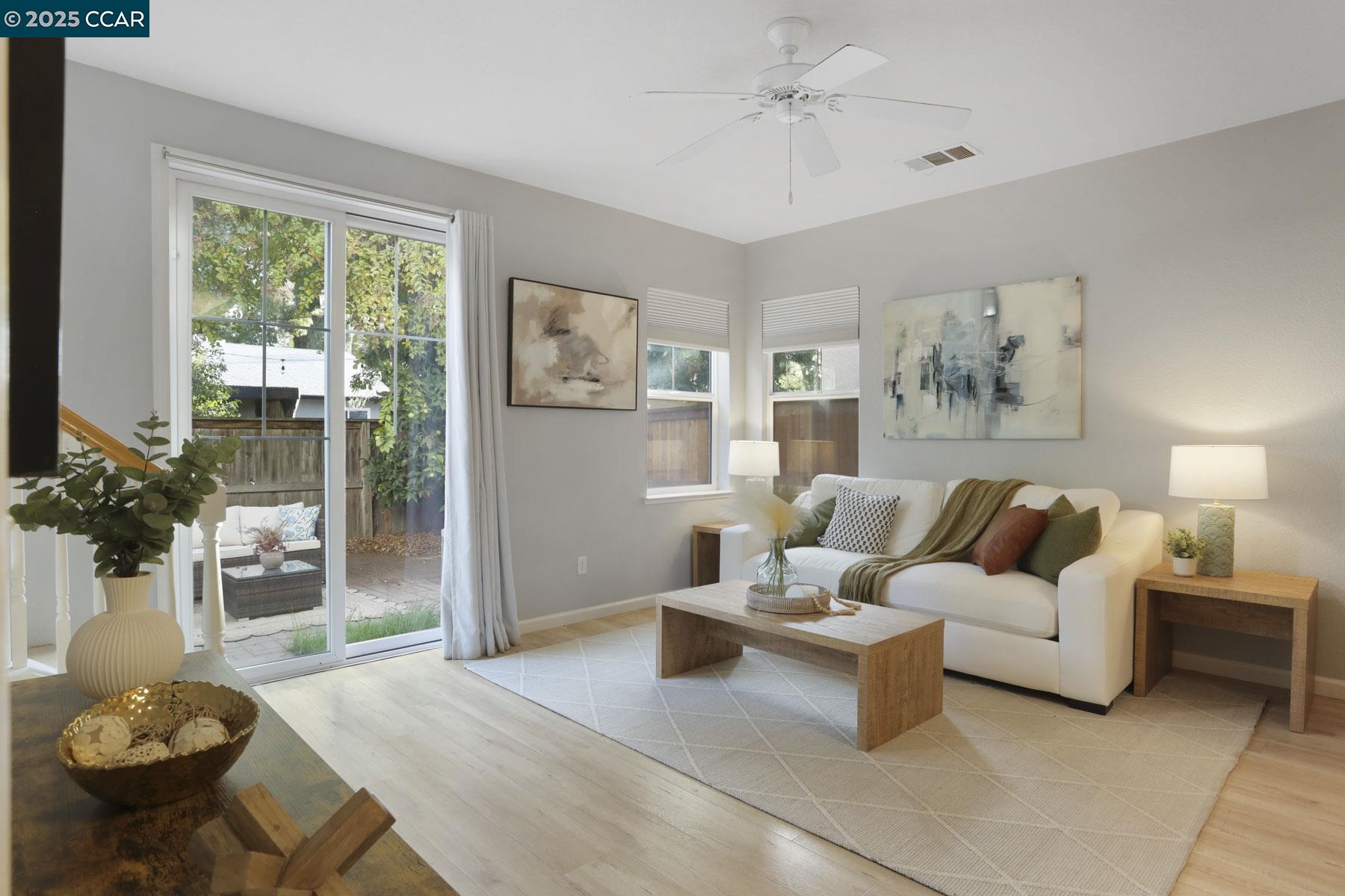 Detail Gallery Image 1 of 33 For 1646 Old Bridge Way, Stockton,  CA 95204 - 3 Beds | 2/1 Baths