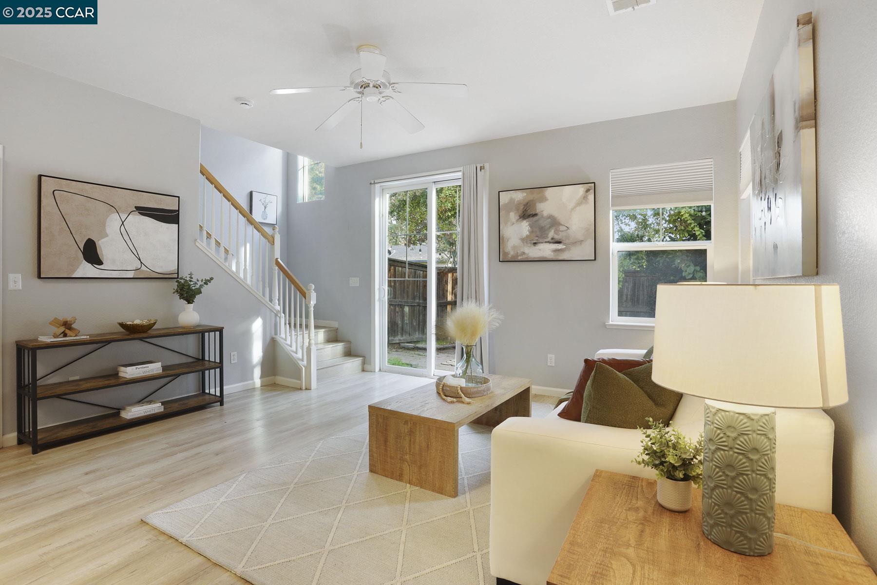 Detail Gallery Image 3 of 33 For 1646 Old Bridge Way, Stockton,  CA 95204 - 3 Beds | 2/1 Baths