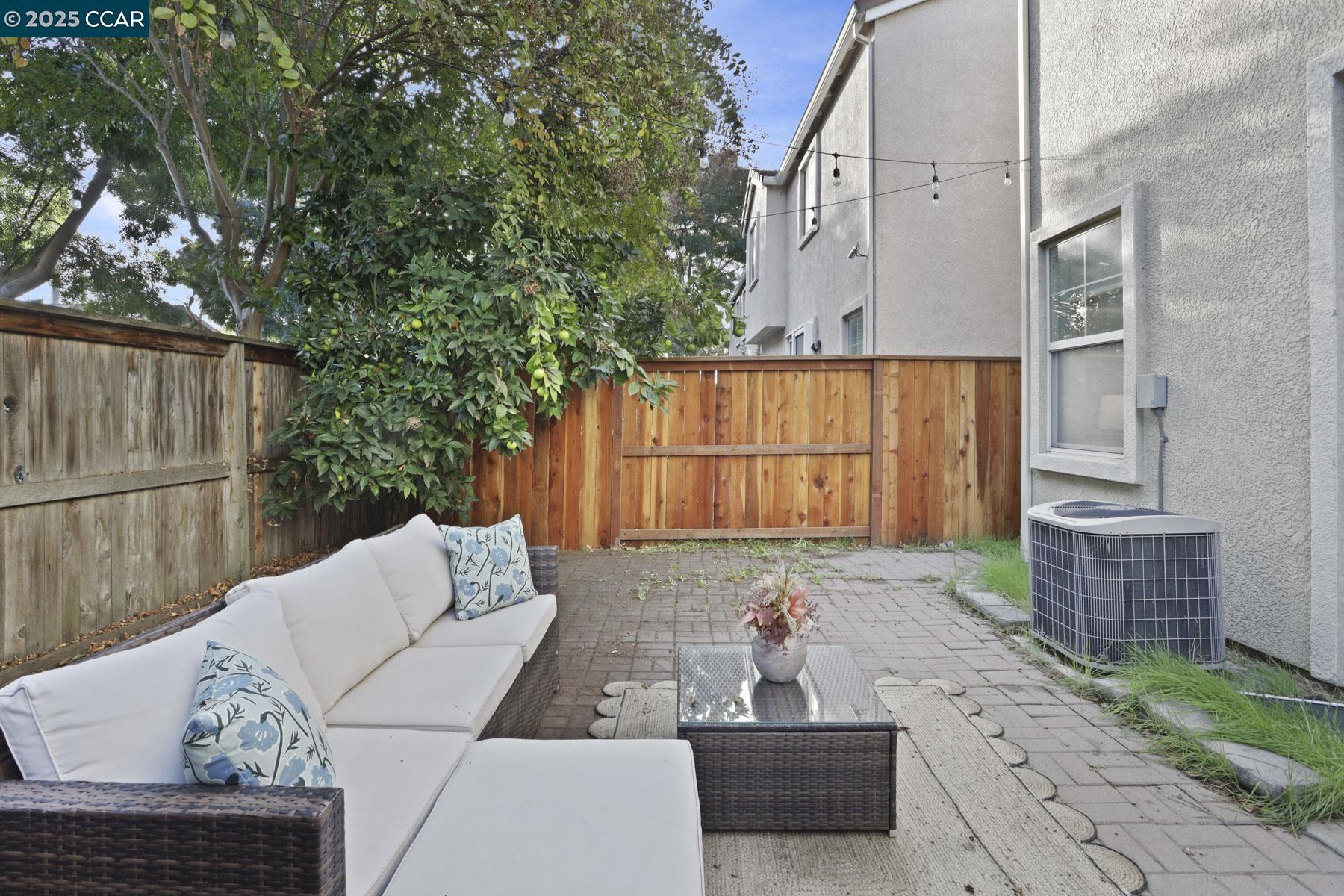 Detail Gallery Image 25 of 33 For 1646 Old Bridge Way, Stockton,  CA 95204 - 3 Beds | 2/1 Baths