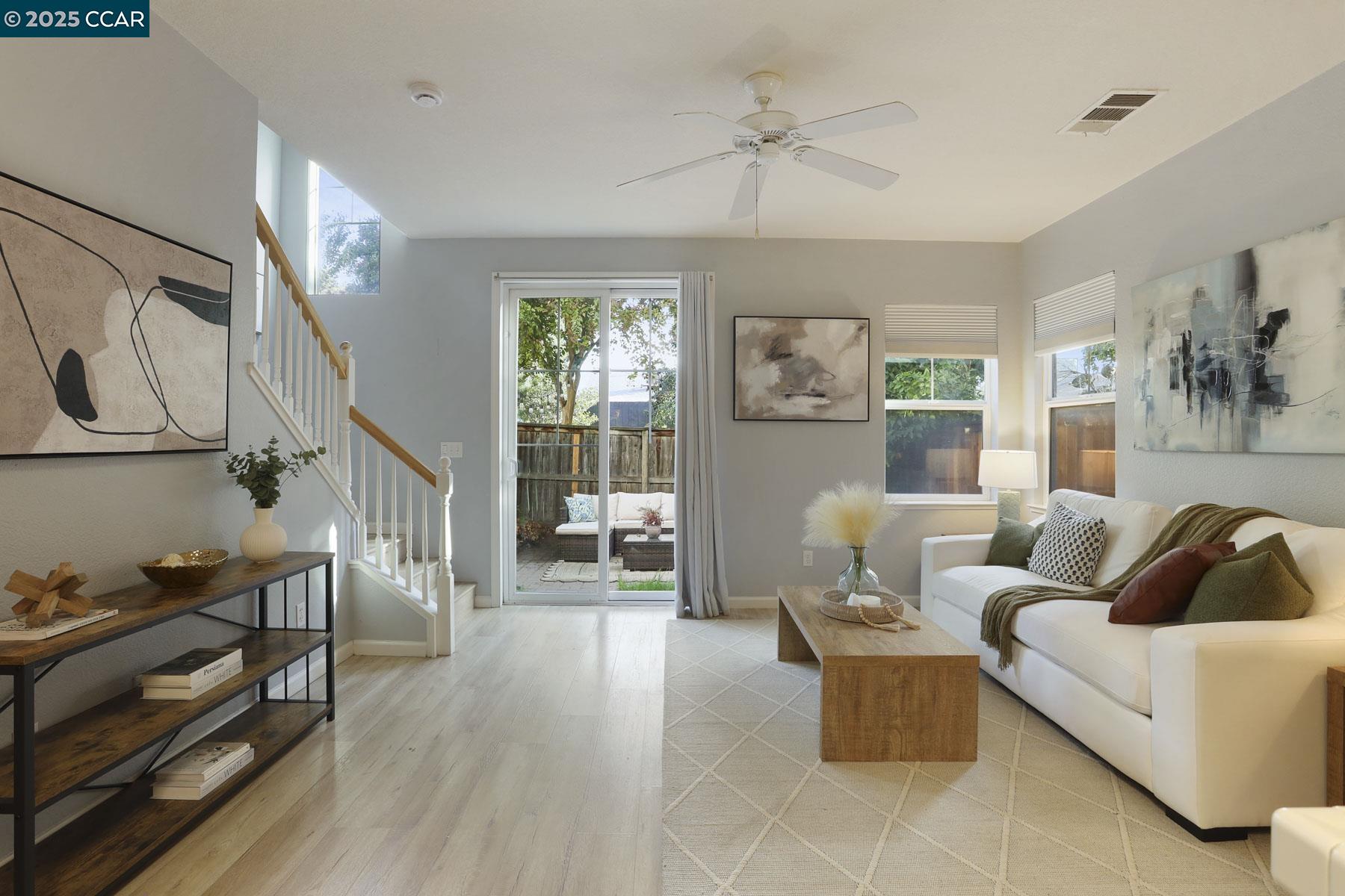 Detail Gallery Image 4 of 33 For 1646 Old Bridge Way, Stockton,  CA 95204 - 3 Beds | 2/1 Baths