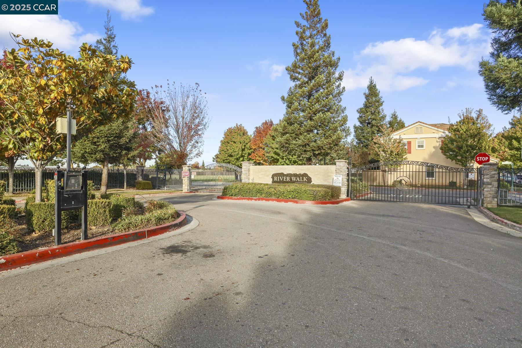 Detail Gallery Image 31 of 33 For 1646 Old Bridge Way, Stockton,  CA 95204 - 3 Beds | 2/1 Baths