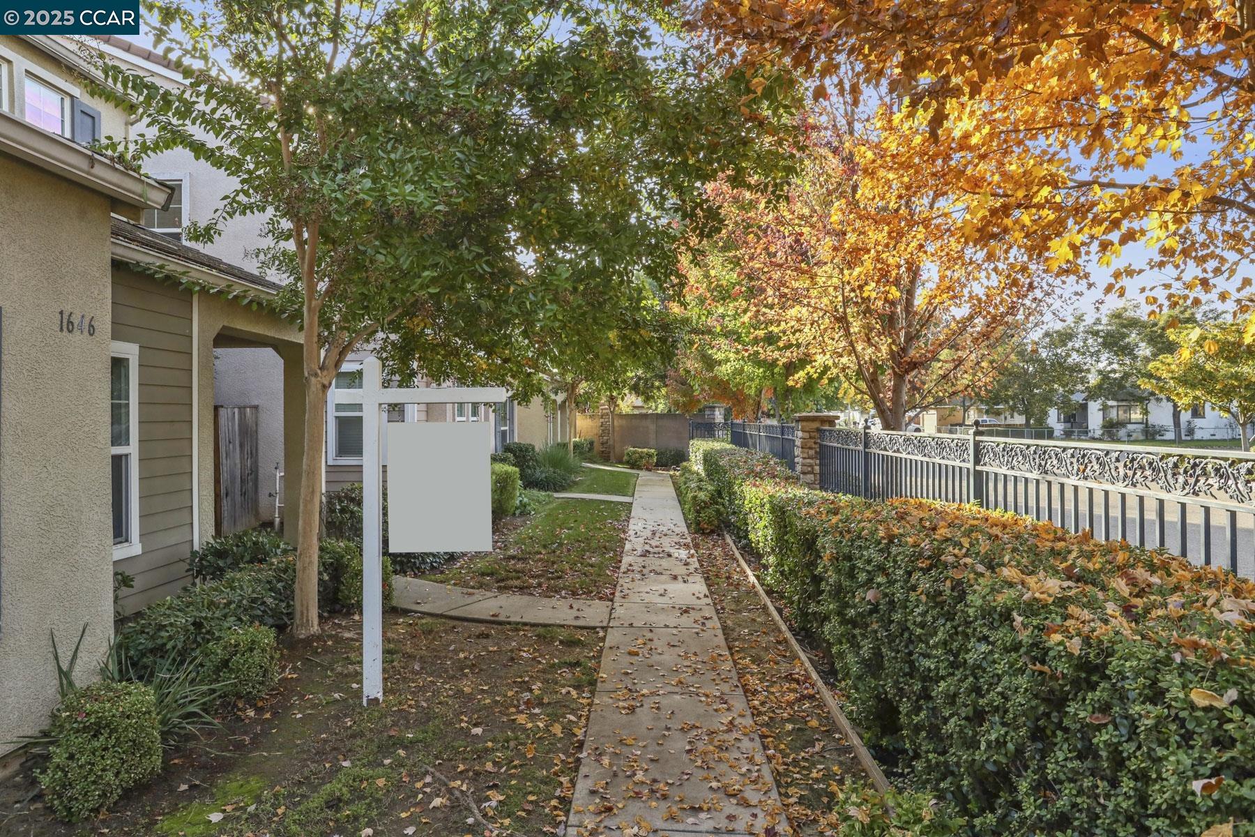 Detail Gallery Image 33 of 33 For 1646 Old Bridge Way, Stockton,  CA 95204 - 3 Beds | 2/1 Baths