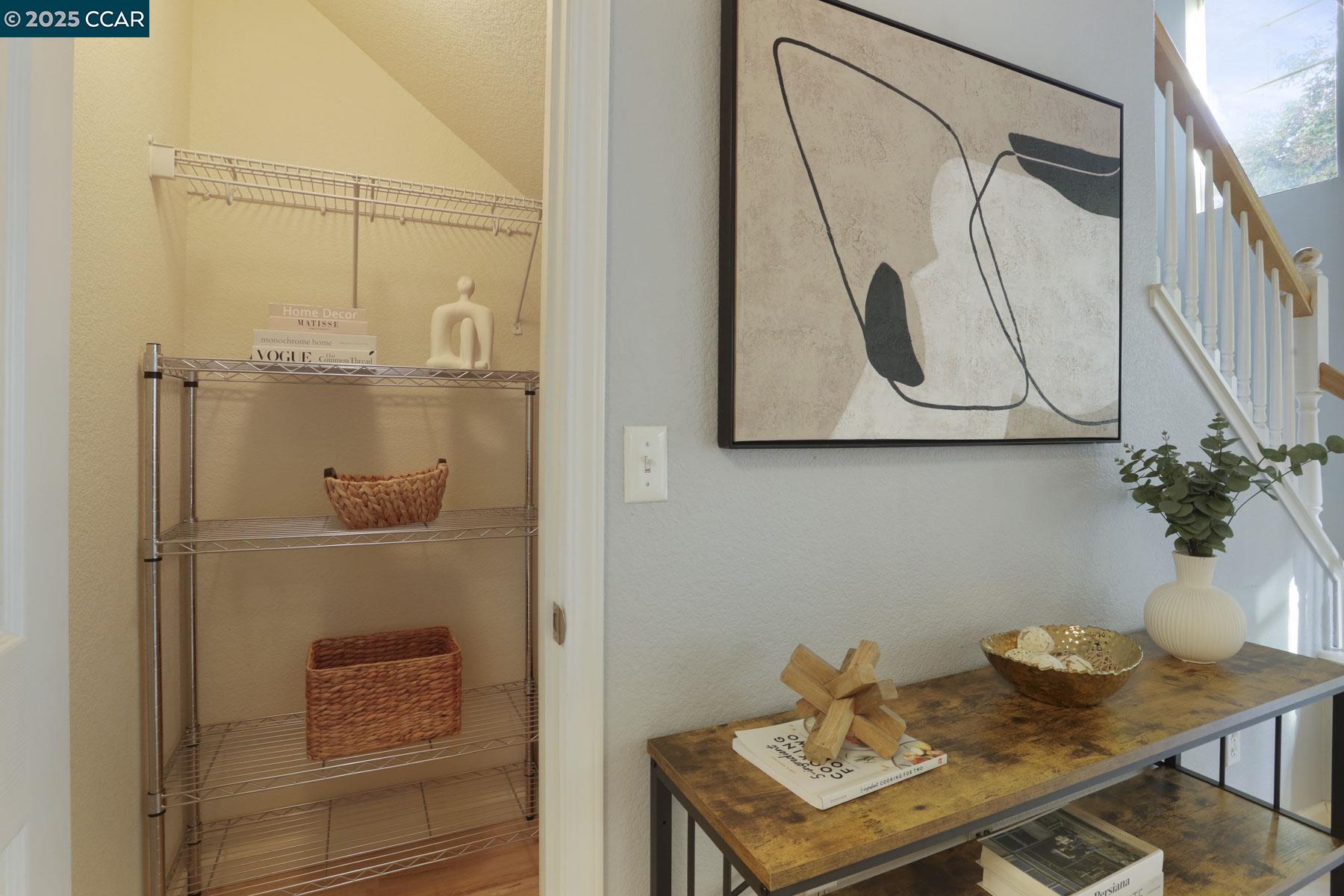 Detail Gallery Image 5 of 33 For 1646 Old Bridge Way, Stockton,  CA 95204 - 3 Beds | 2/1 Baths