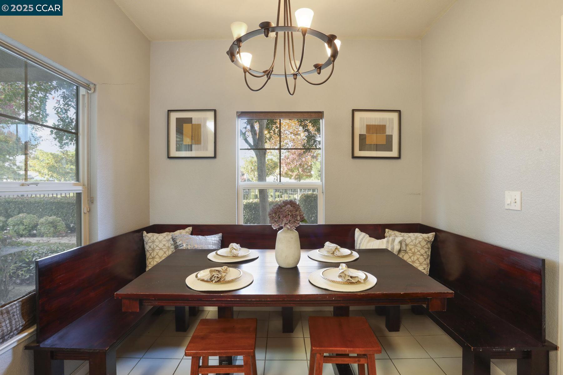 Detail Gallery Image 8 of 33 For 1646 Old Bridge Way, Stockton,  CA 95204 - 3 Beds | 2/1 Baths